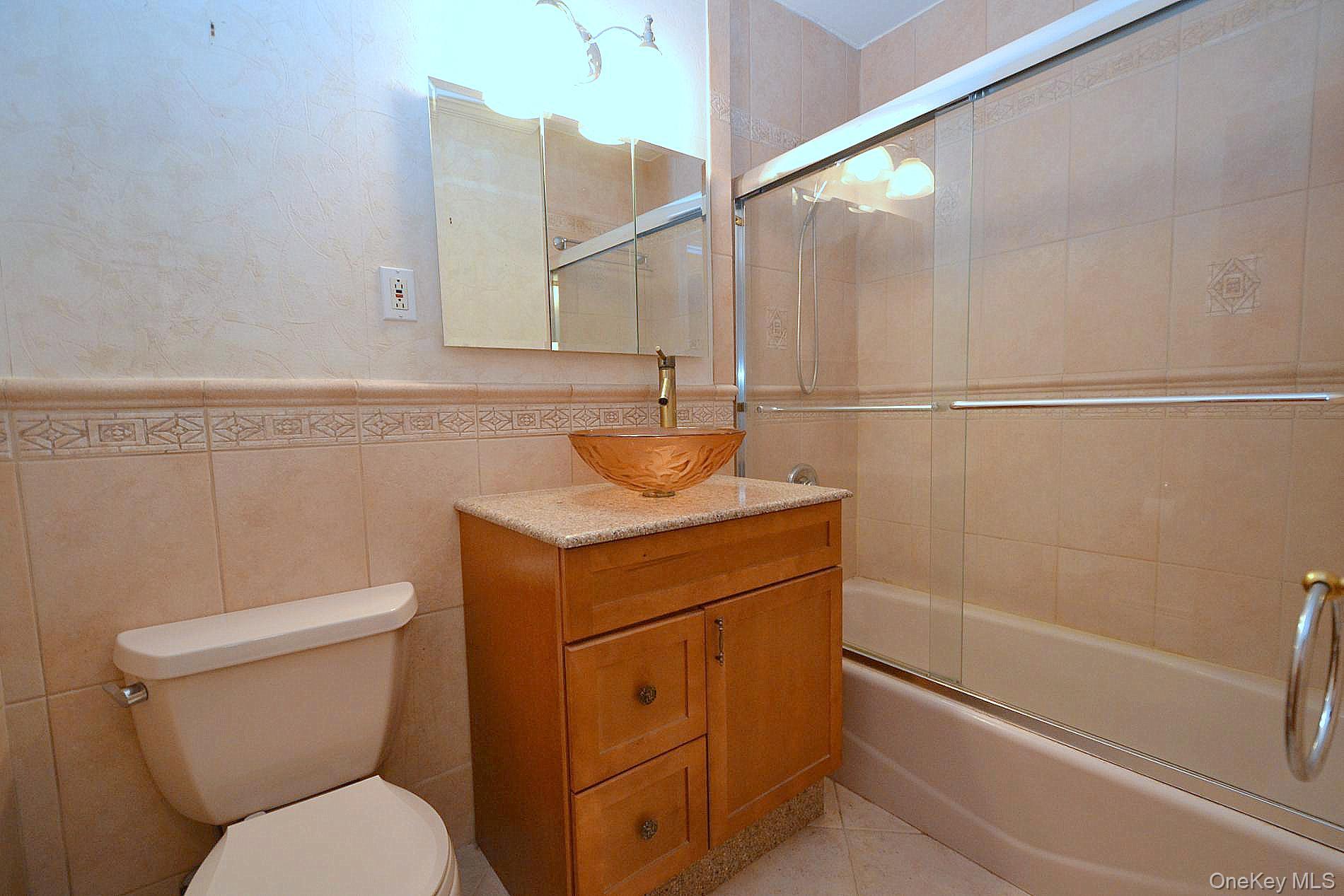 11 Glen Hollow Drive # D15, Holtsville, NY 11742