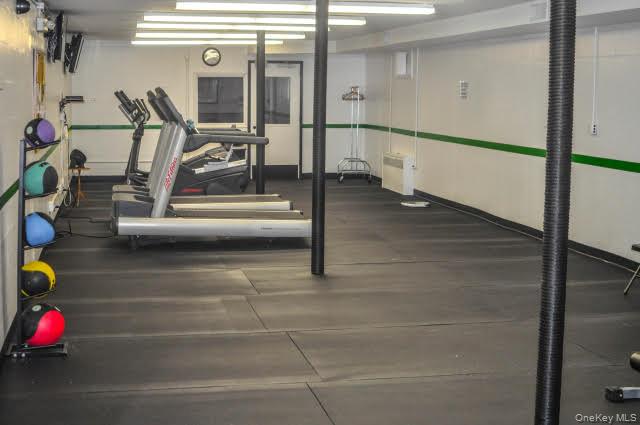 11 Glen Hollow Drive # D15, Holtsville, NY 11742