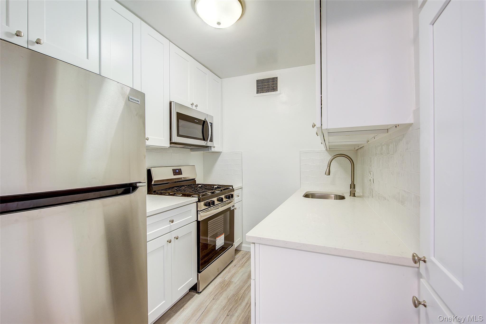 102-10 66th Road # 23K, Forest Hills, NY 11375