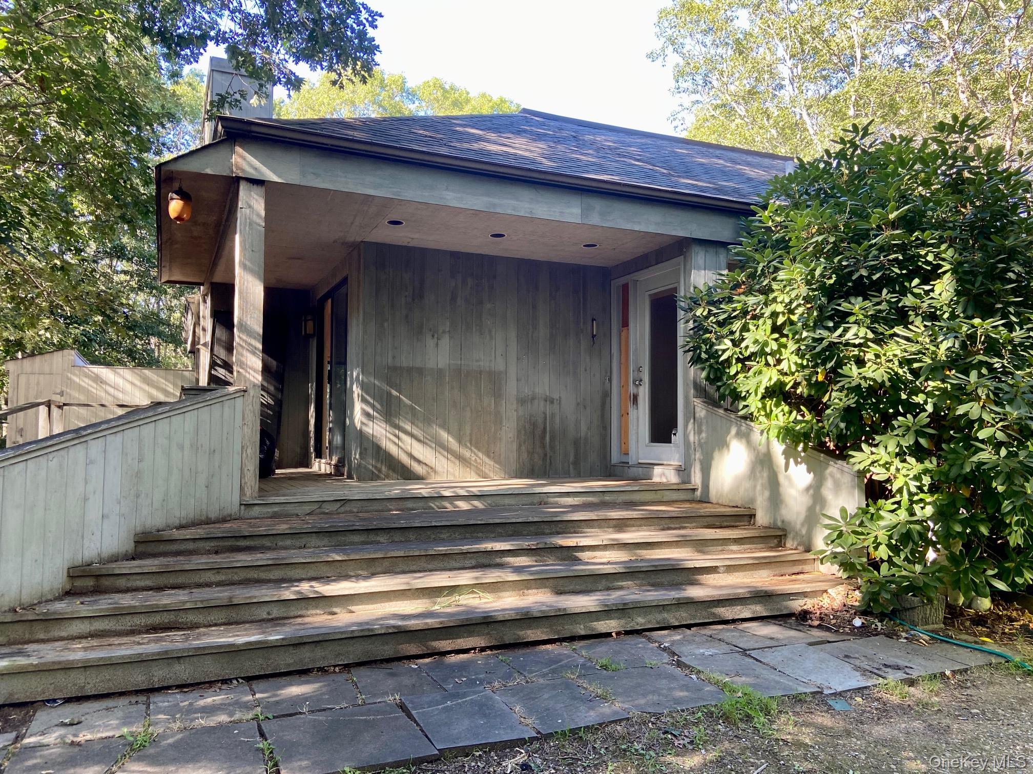 16 Karin Drive, East Hampton, NY 11937