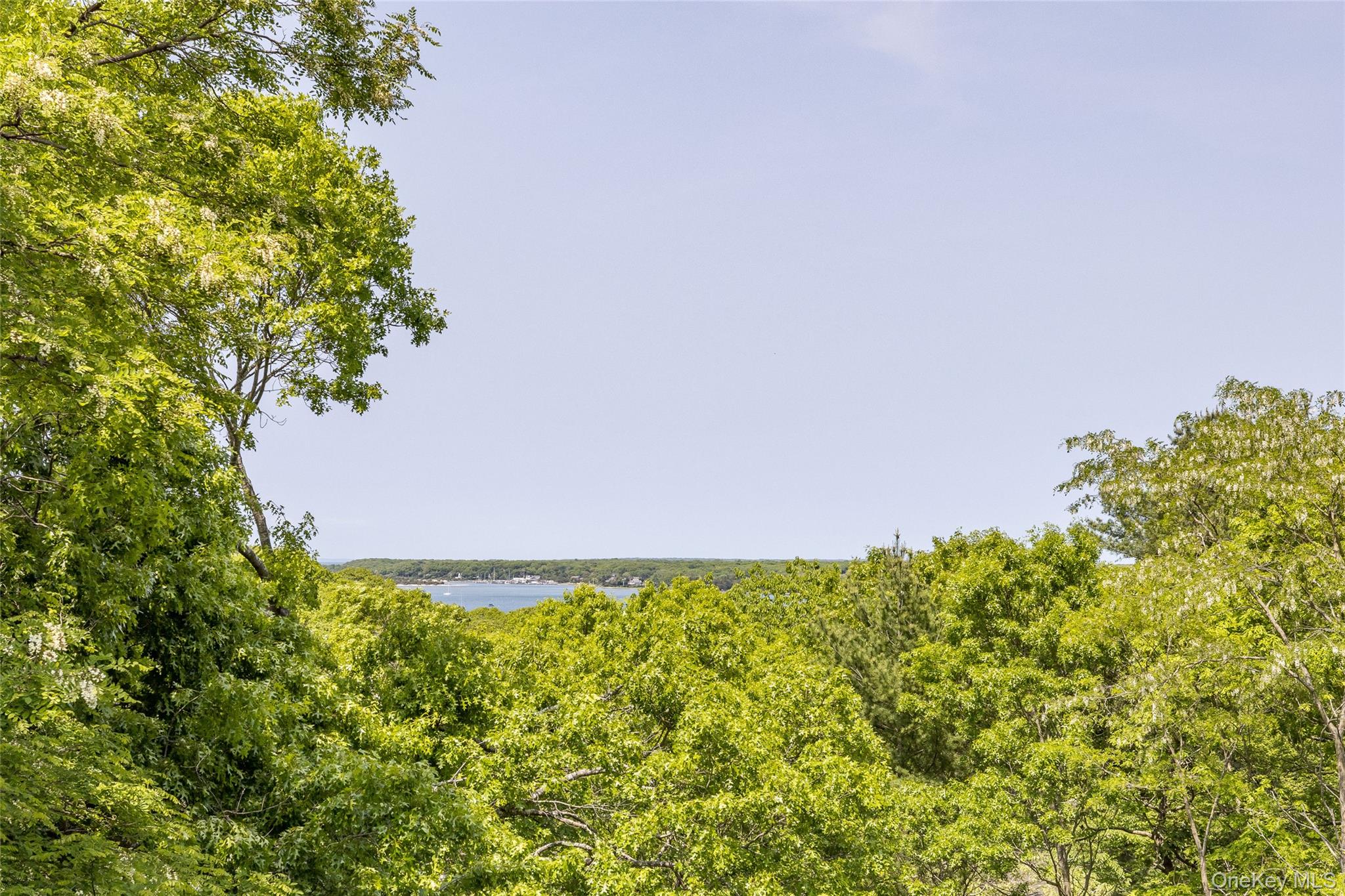 29 Oyster Pond Lane, East Hampton, NY 11937