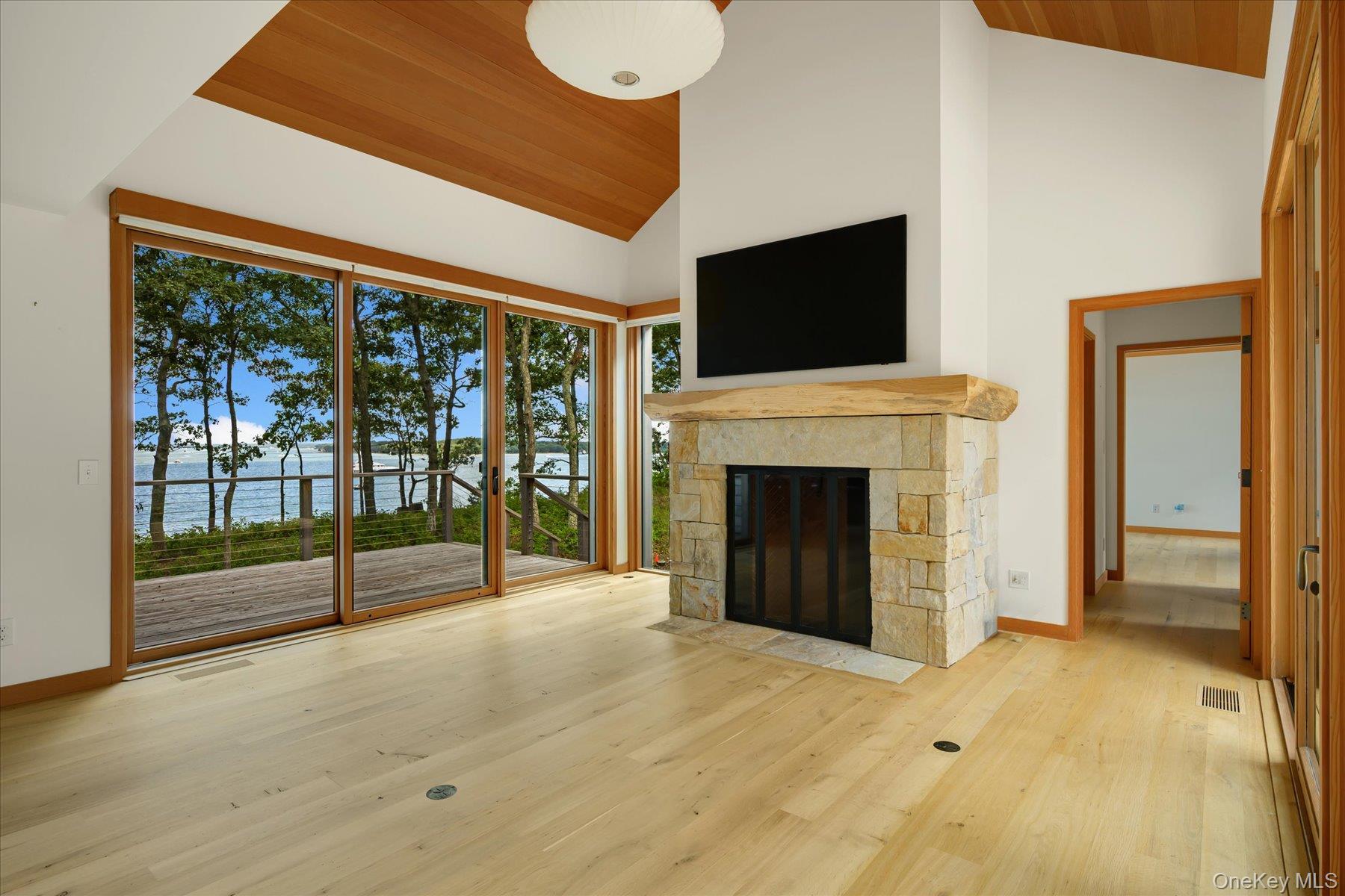 21 Thompson Road, Shelter Island, NY 11964