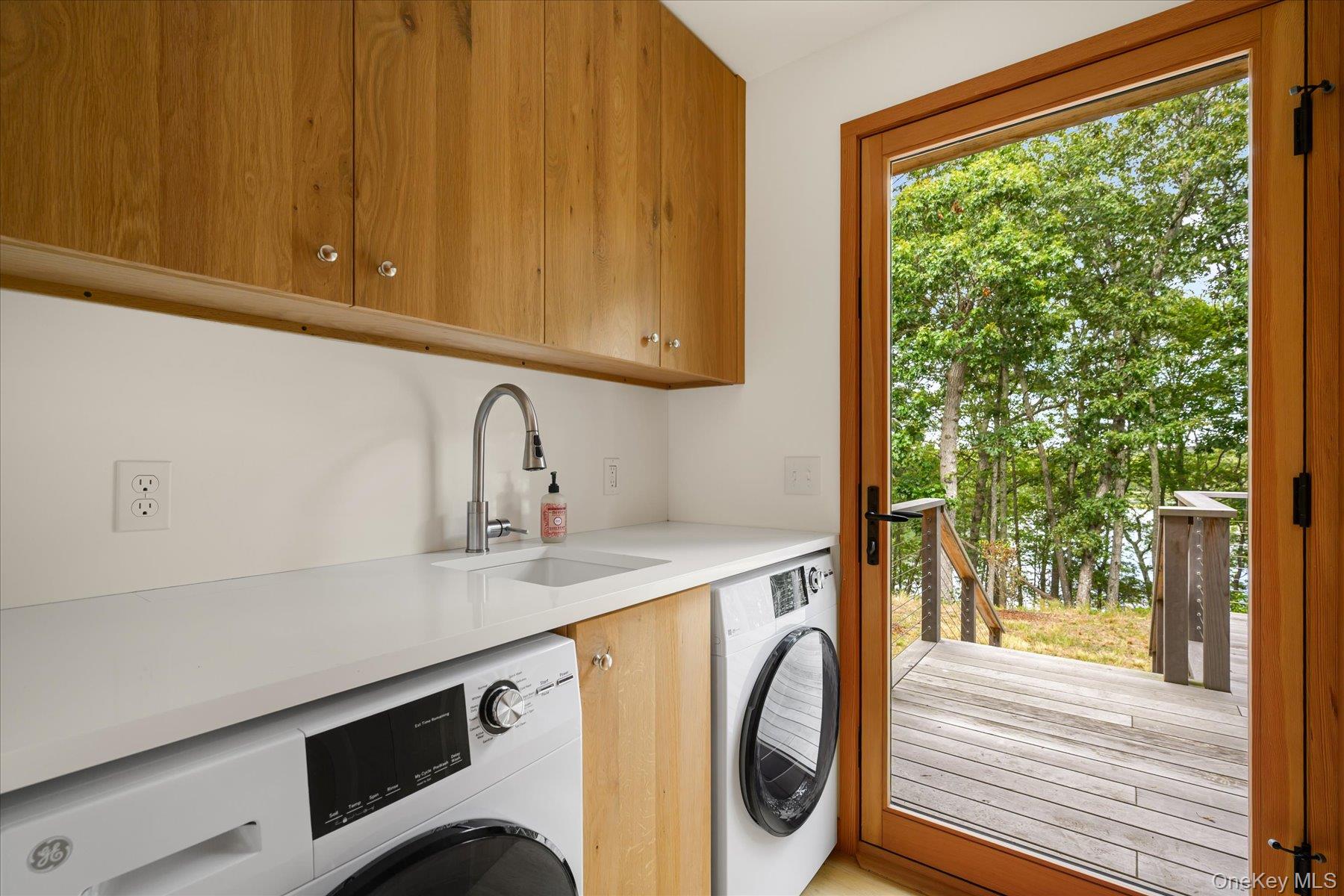 21 Thompson Road, Shelter Island, NY 11964