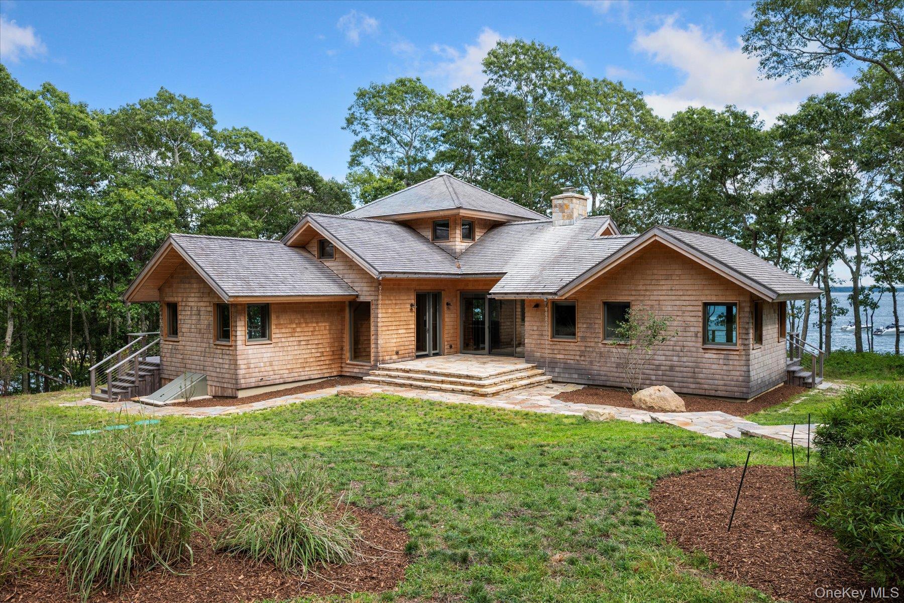 21 Thompson Road, Shelter Island, NY 11964