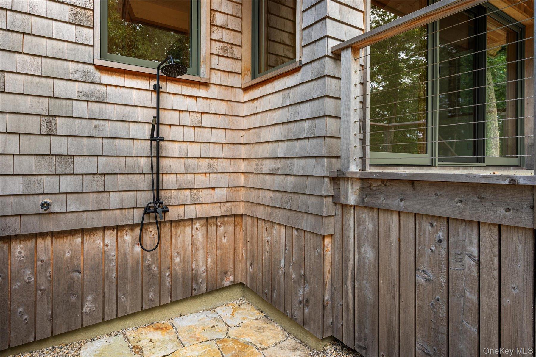 21 Thompson Road, Shelter Island, NY 11964