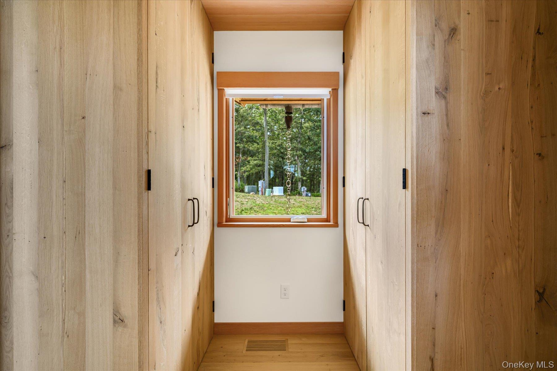 21 Thompson Road, Shelter Island, NY 11964