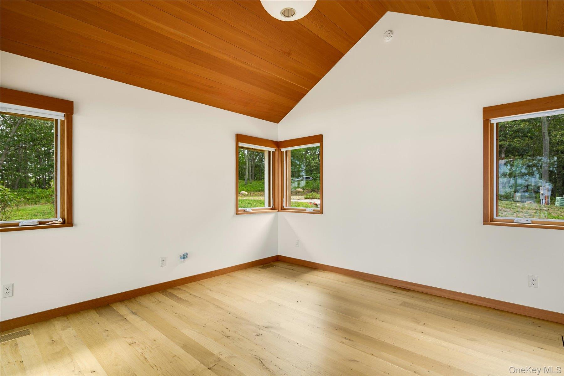 21 Thompson Road, Shelter Island, NY 11964