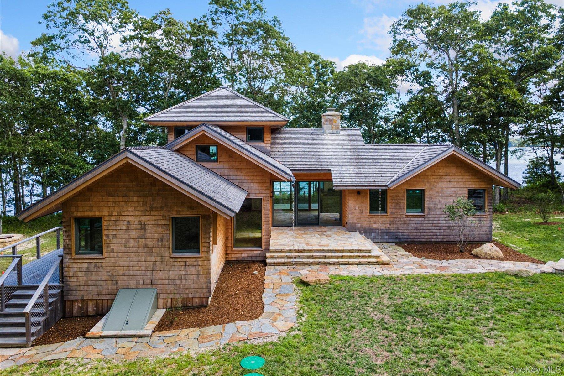 21 Thompson Road, Shelter Island, NY 11964