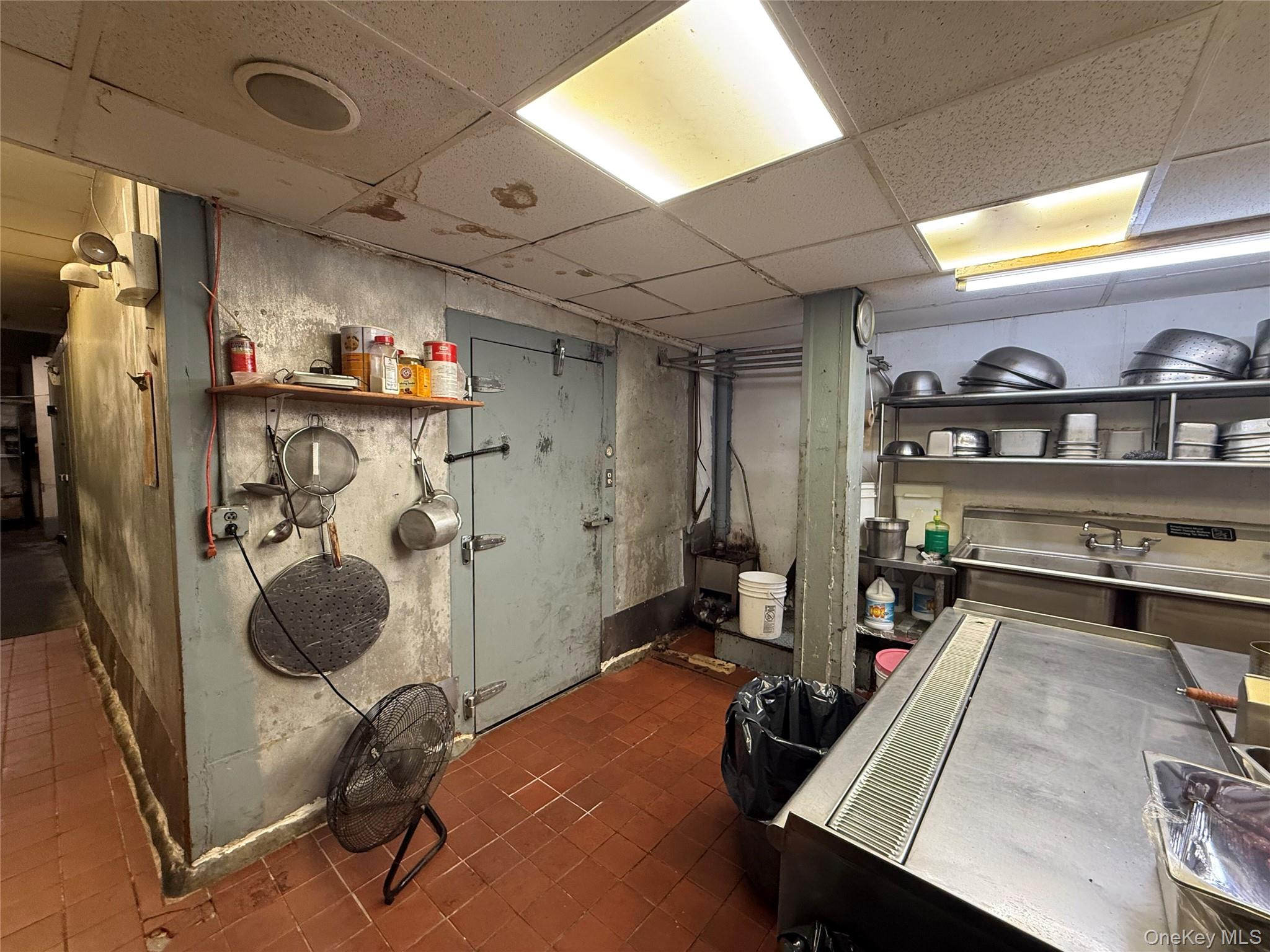 - 48th Street, New York (Manhattan), NY 10036