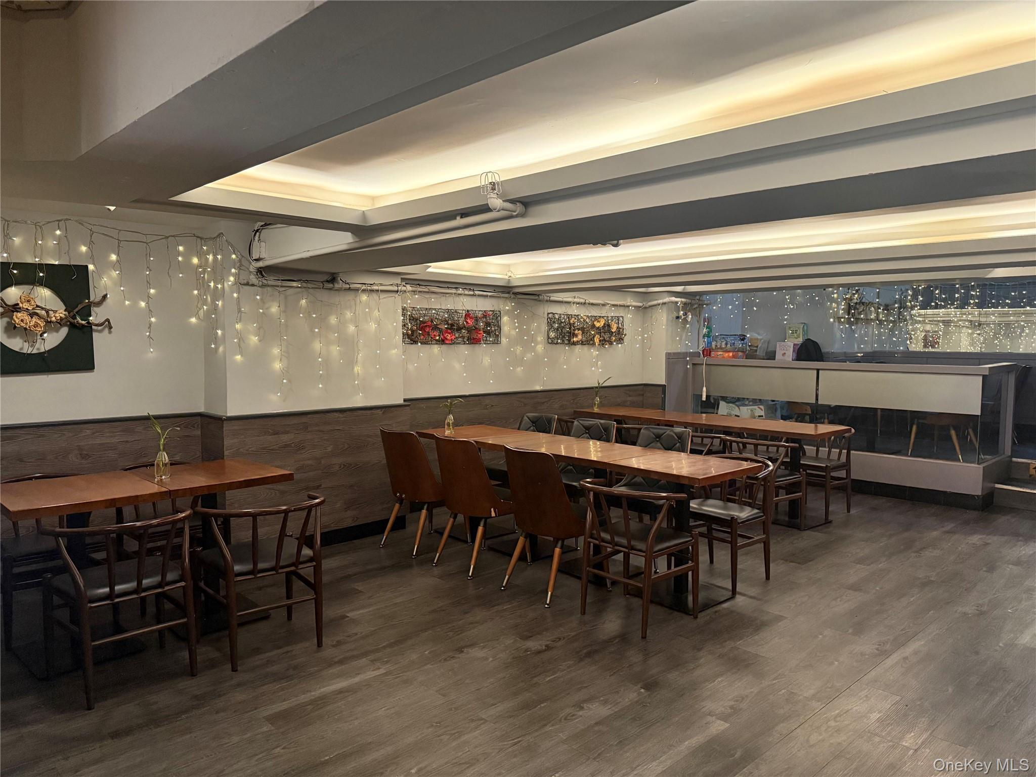 - 48th Street, New York (Manhattan), NY 10036