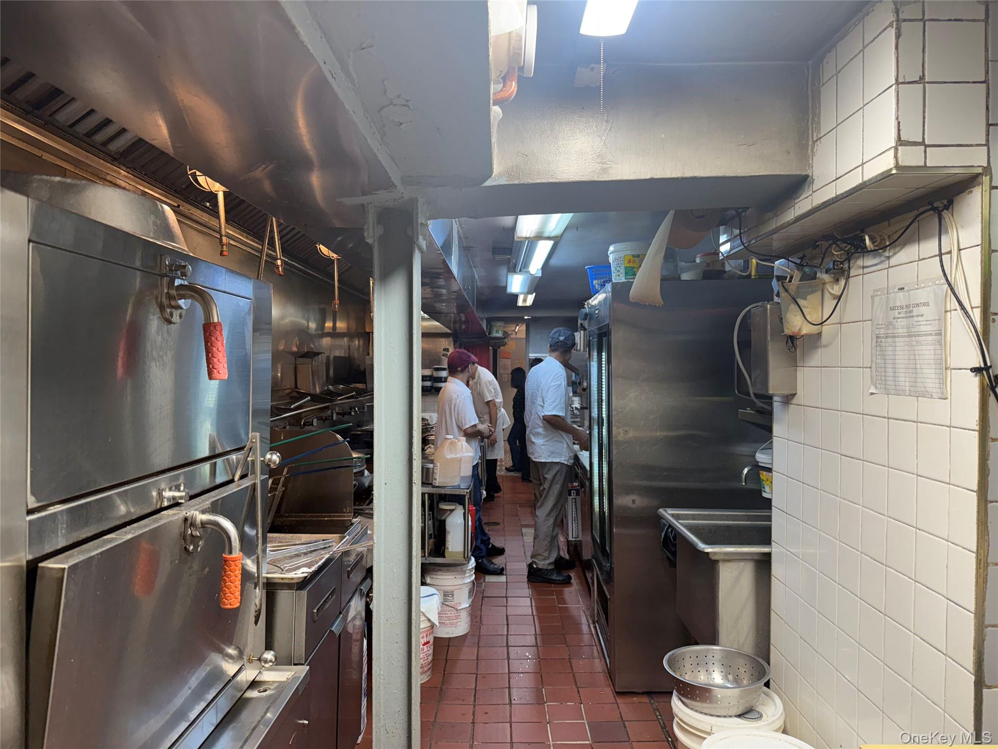 - 48th Street, New York (Manhattan), NY 10036