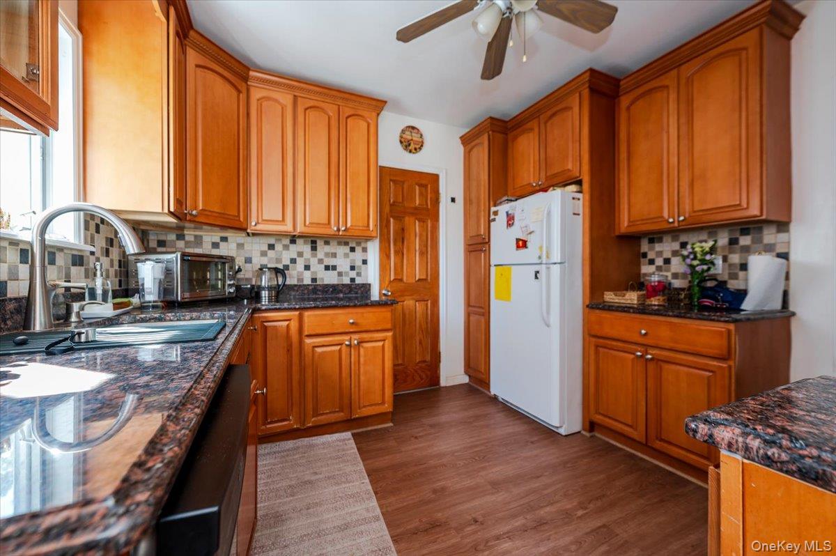 48 Davison # 1st Floor, Rockville Centre, NY 11570