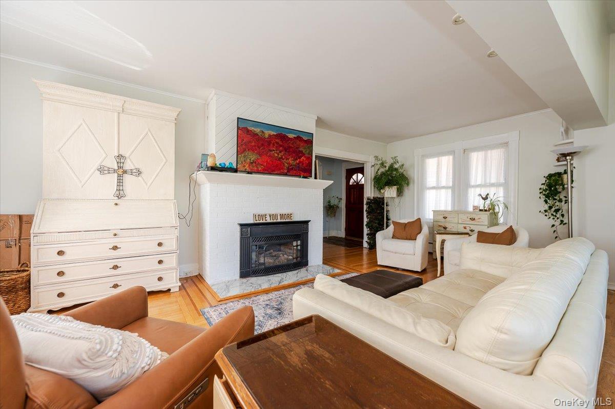 48 Davison # 1st Floor, Rockville Centre, NY 11570