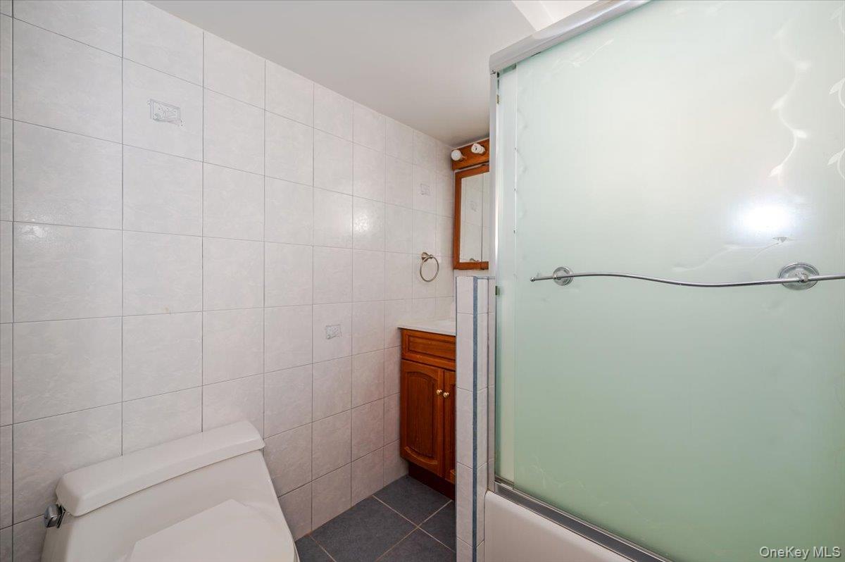 48 Davison # 1st Floor, Rockville Centre, NY 11570