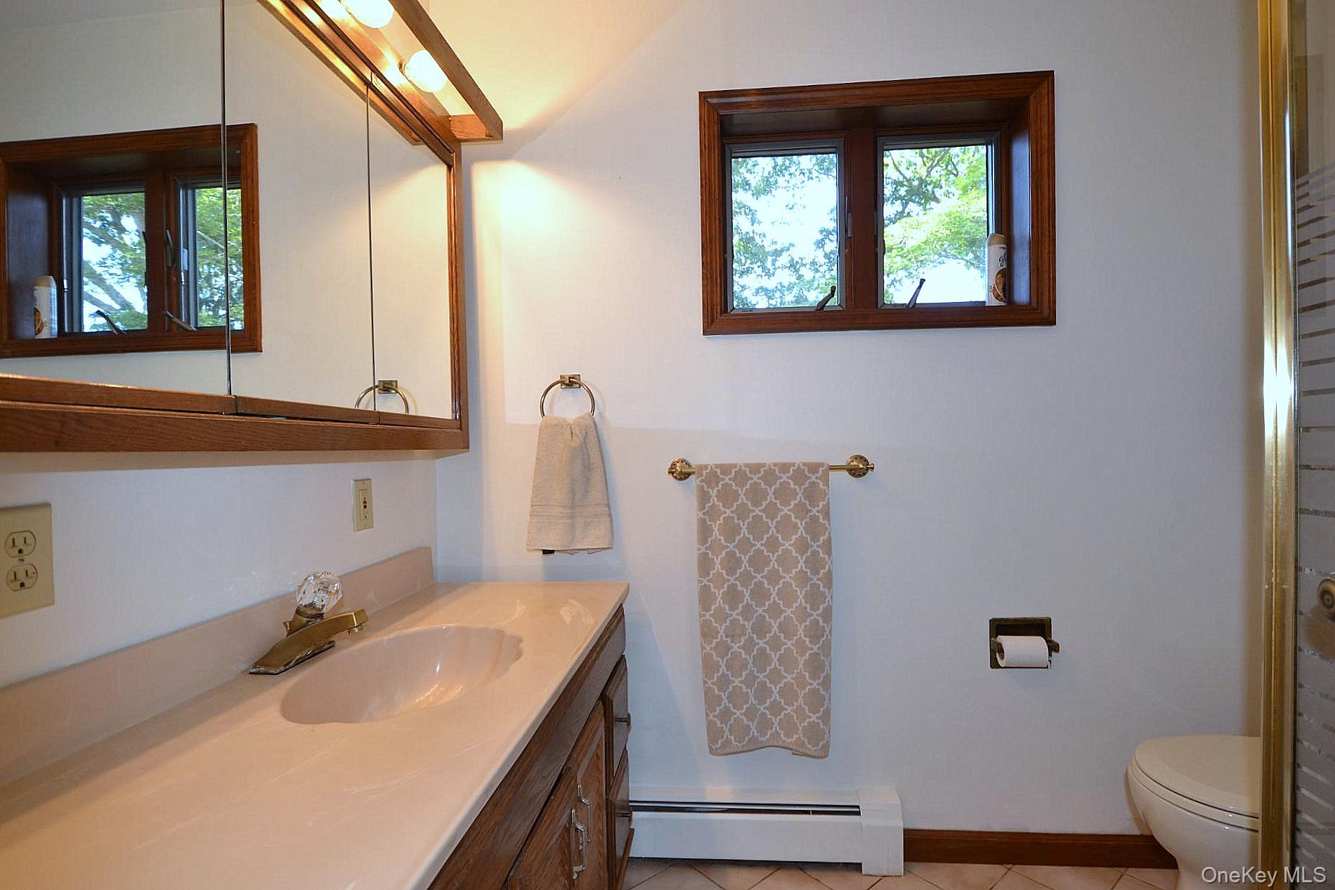 10 N Hoffman Lane, Hauppauge, NY 11788