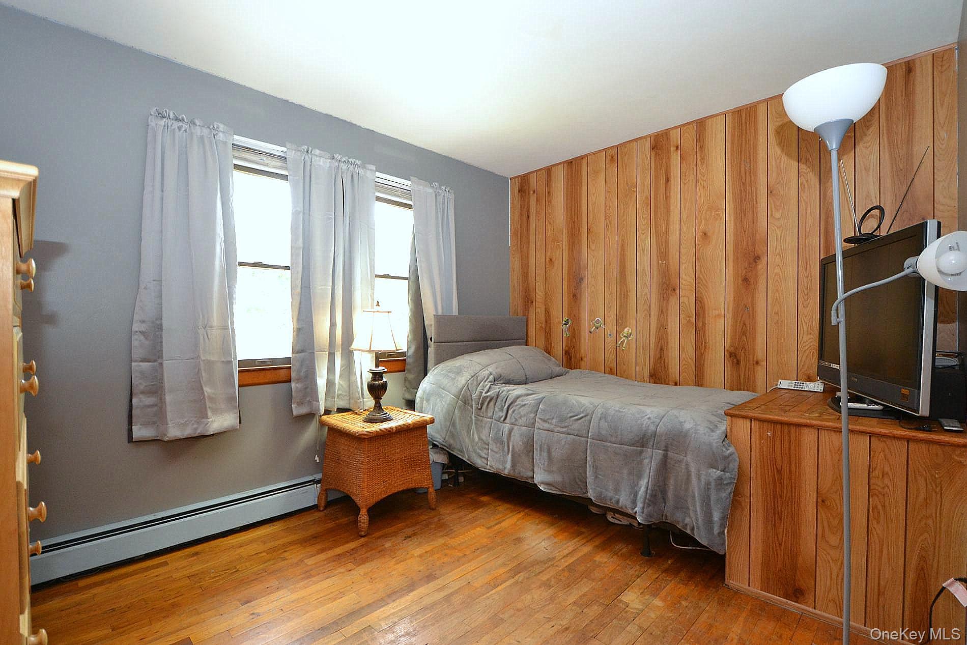 10 N Hoffman Lane, Hauppauge, NY 11788