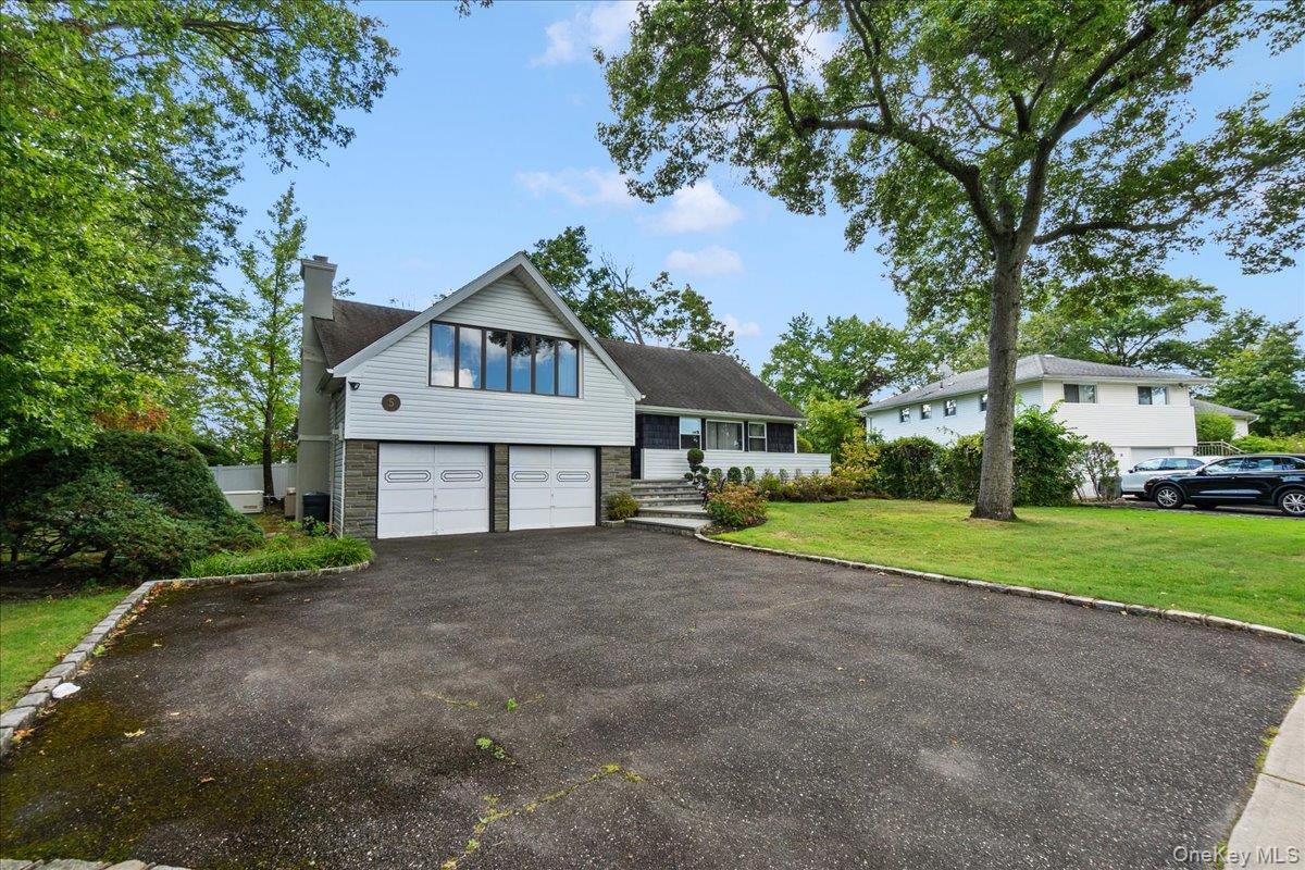 5 Woods Lane, Roslyn, NY 11576