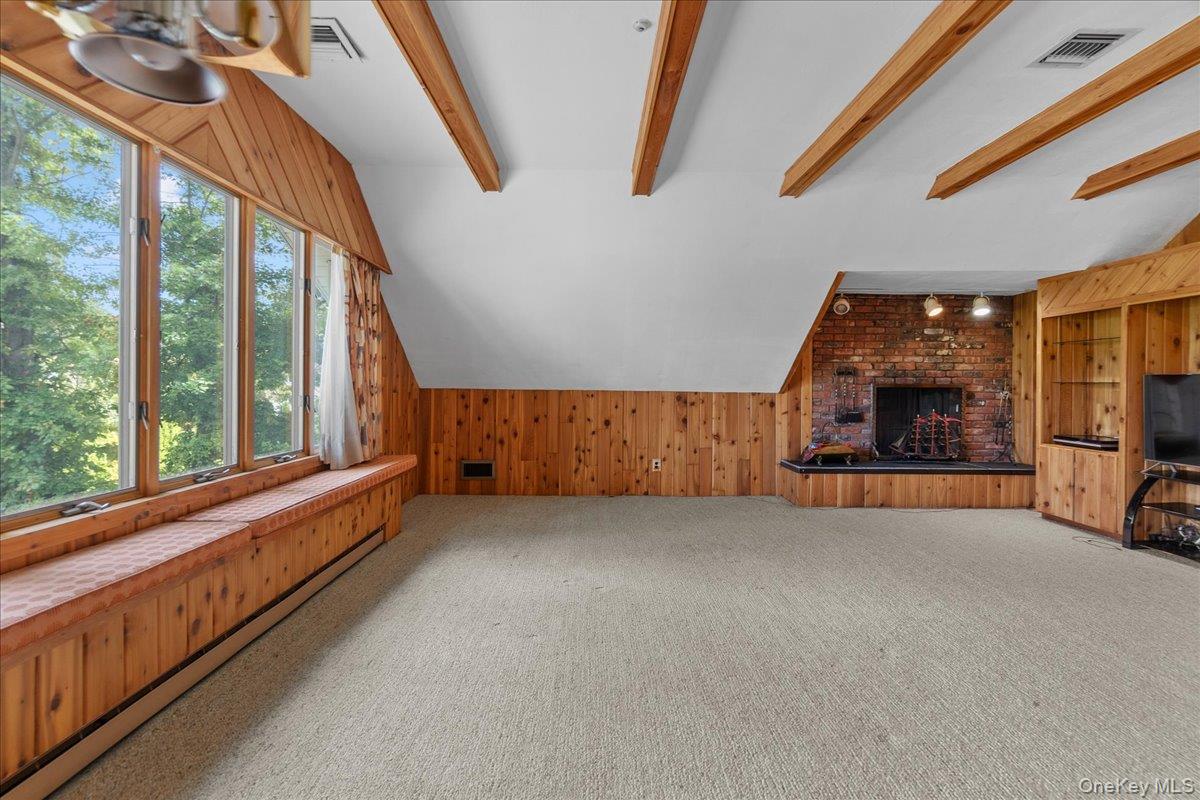 5 Woods Lane, Roslyn, NY 11576