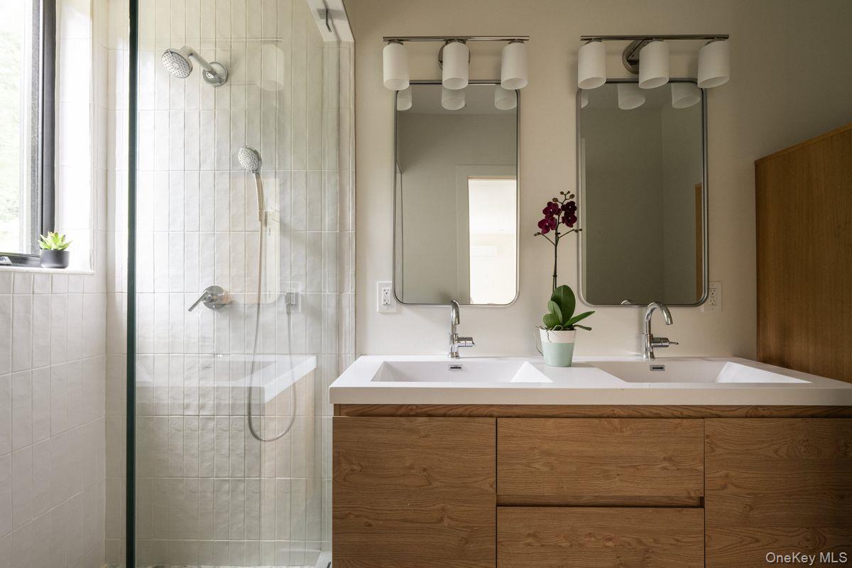 4 Sarah Court, Rhinebeck, NY 12572