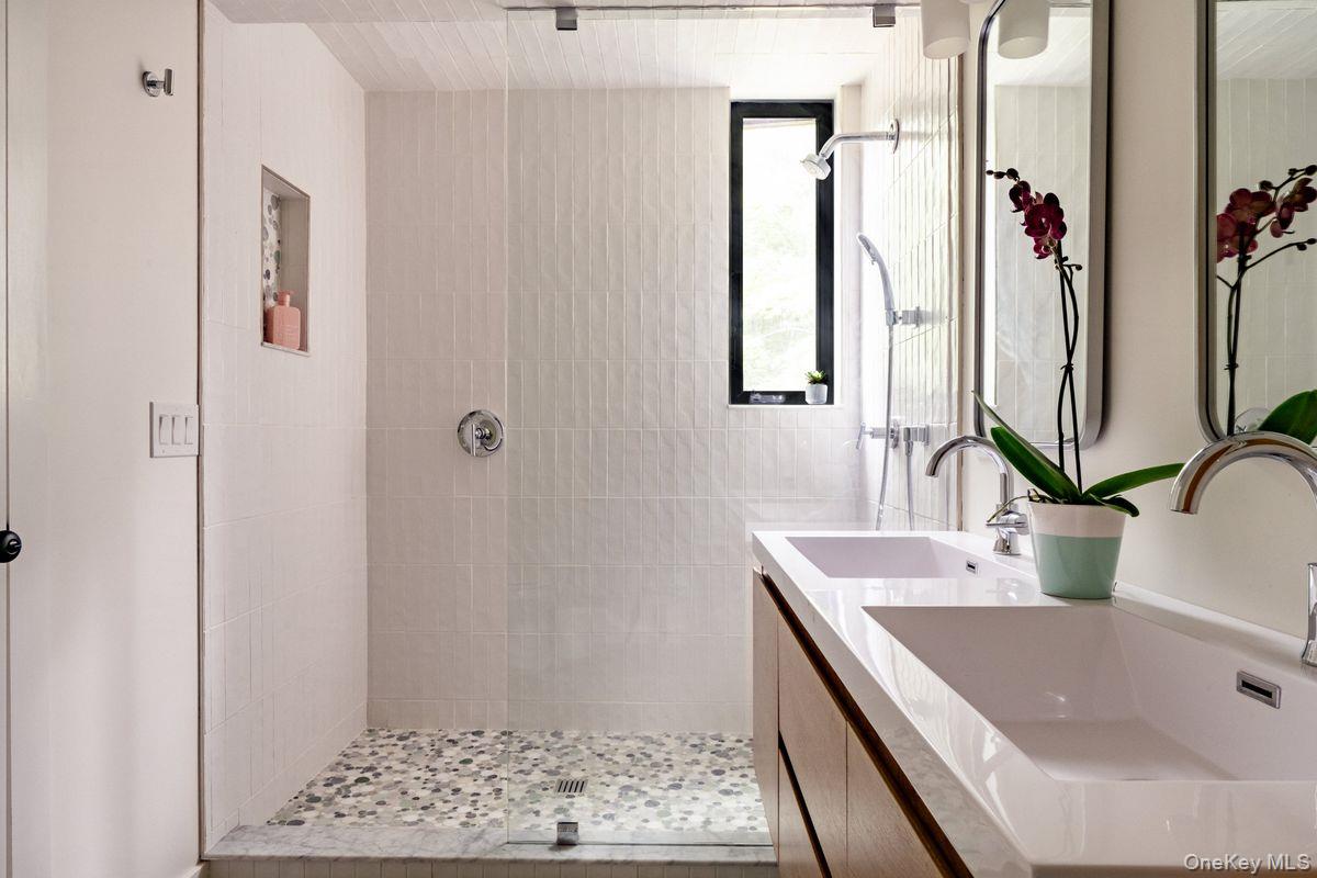 4 Sarah Court, Rhinebeck, NY 12572