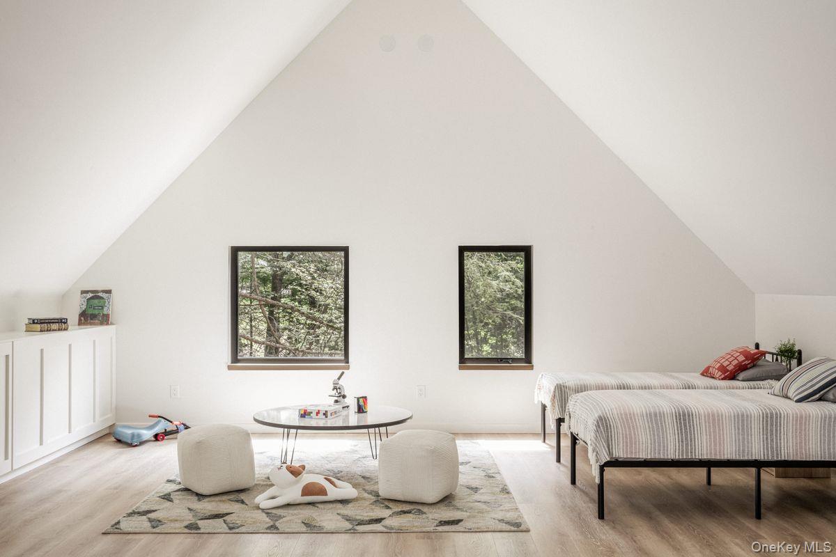 4 Sarah Court, Rhinebeck, NY 12572