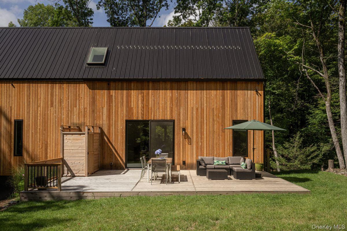 4 Sarah Court, Rhinebeck, NY 12572