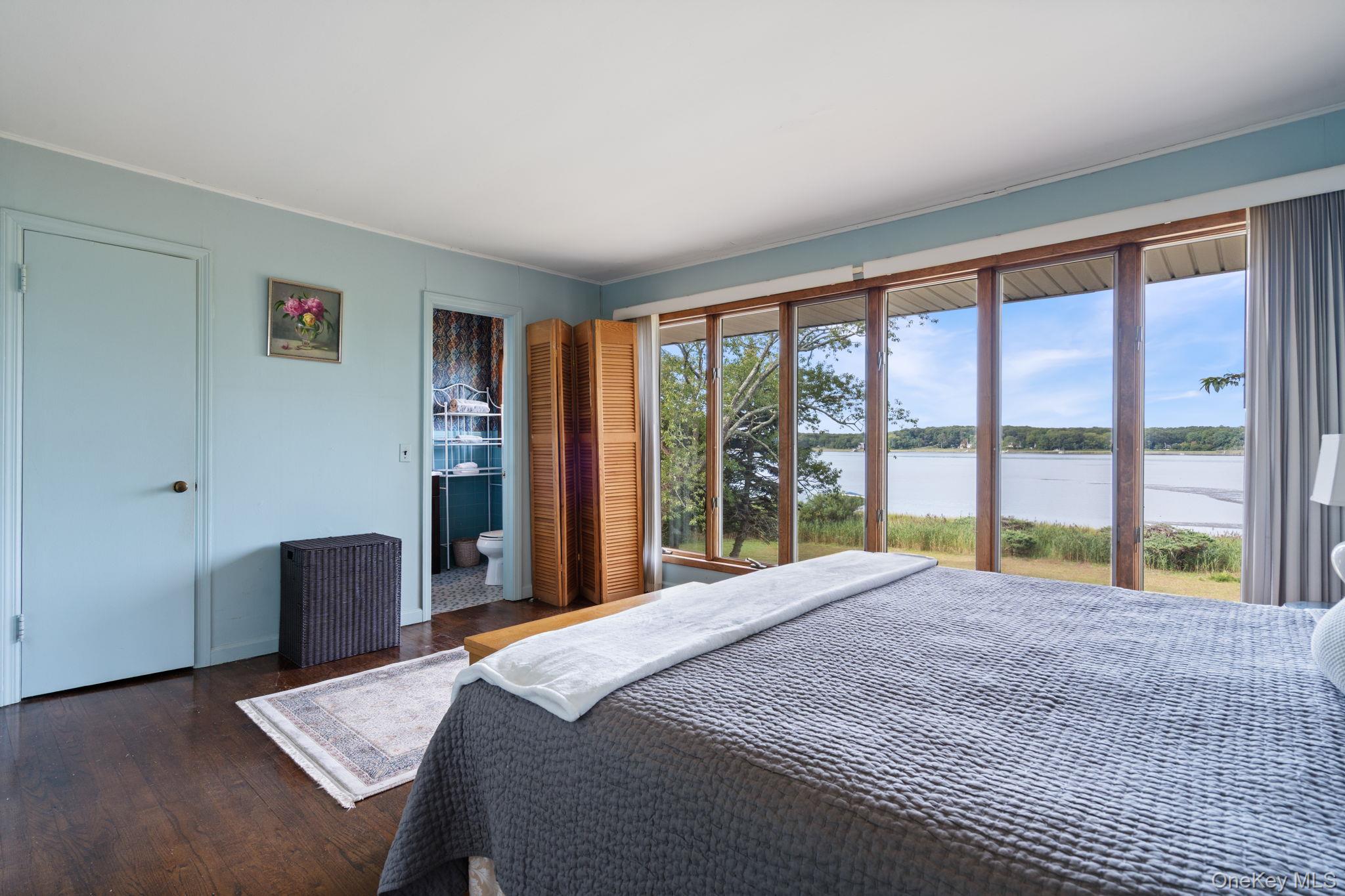 24 Conscience Circle, Setauket, NY 11733