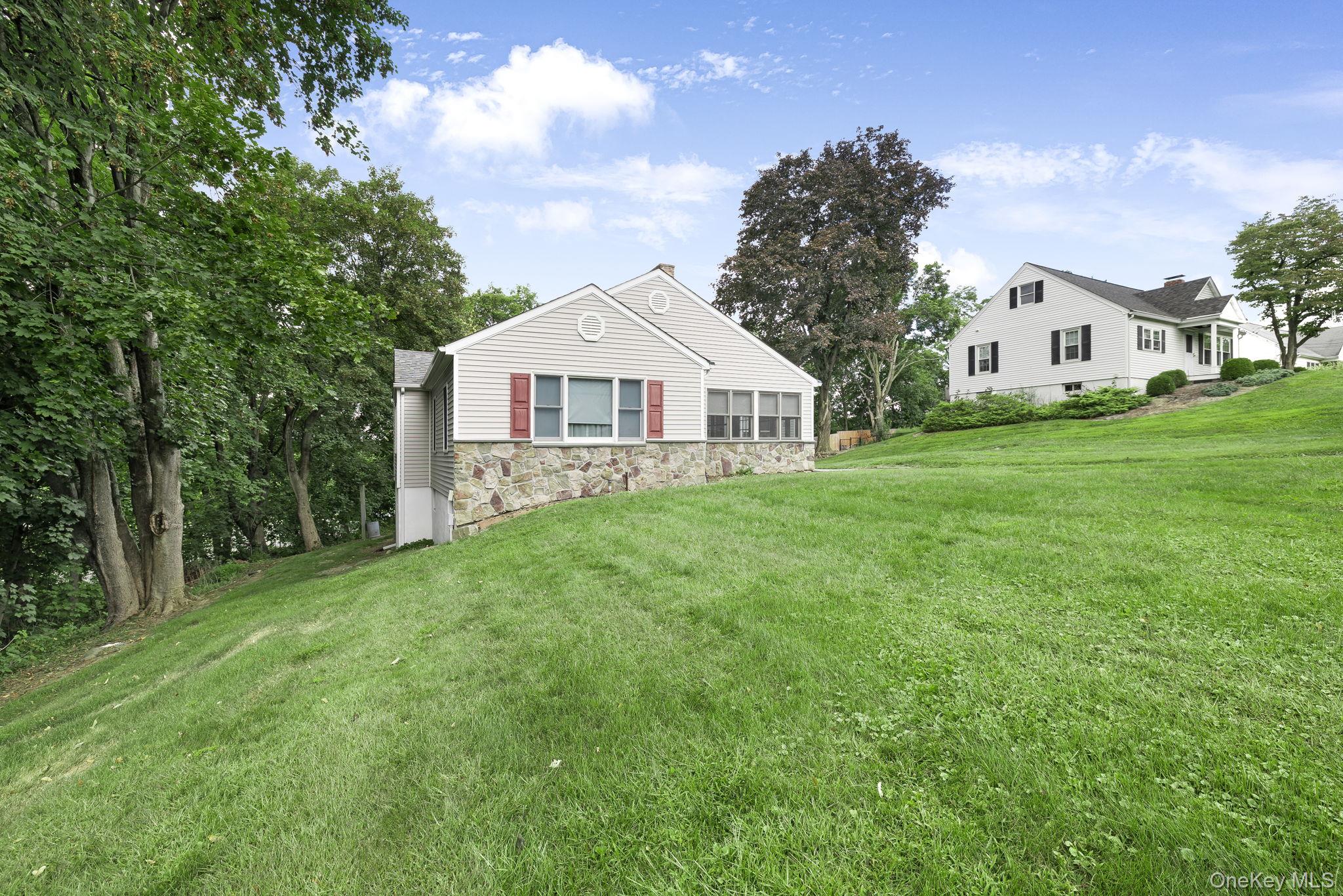 11 Mountain View Road, Poughkeepsie, NY 12603