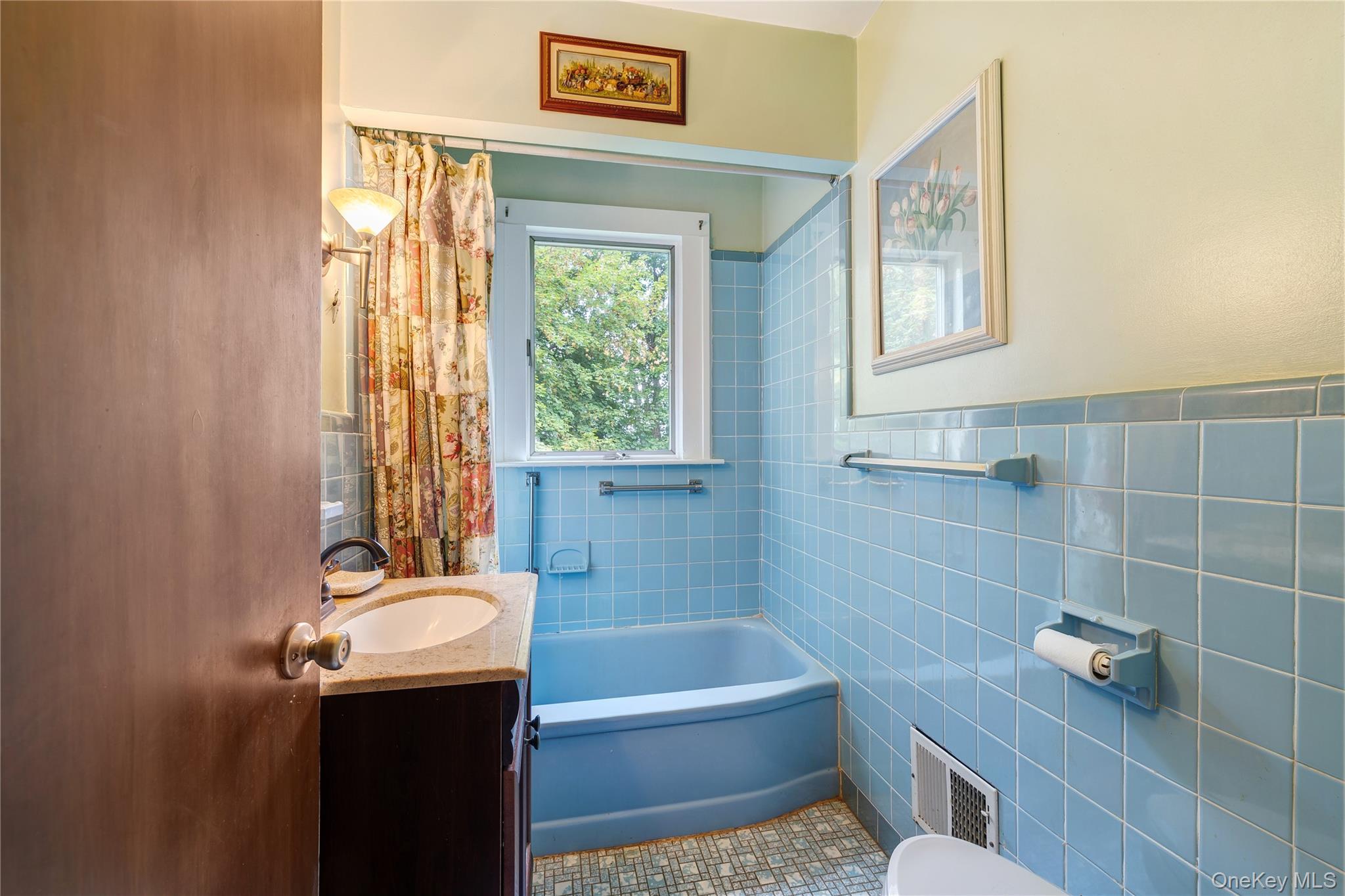 11 Mountain View Road, Poughkeepsie, NY 12603