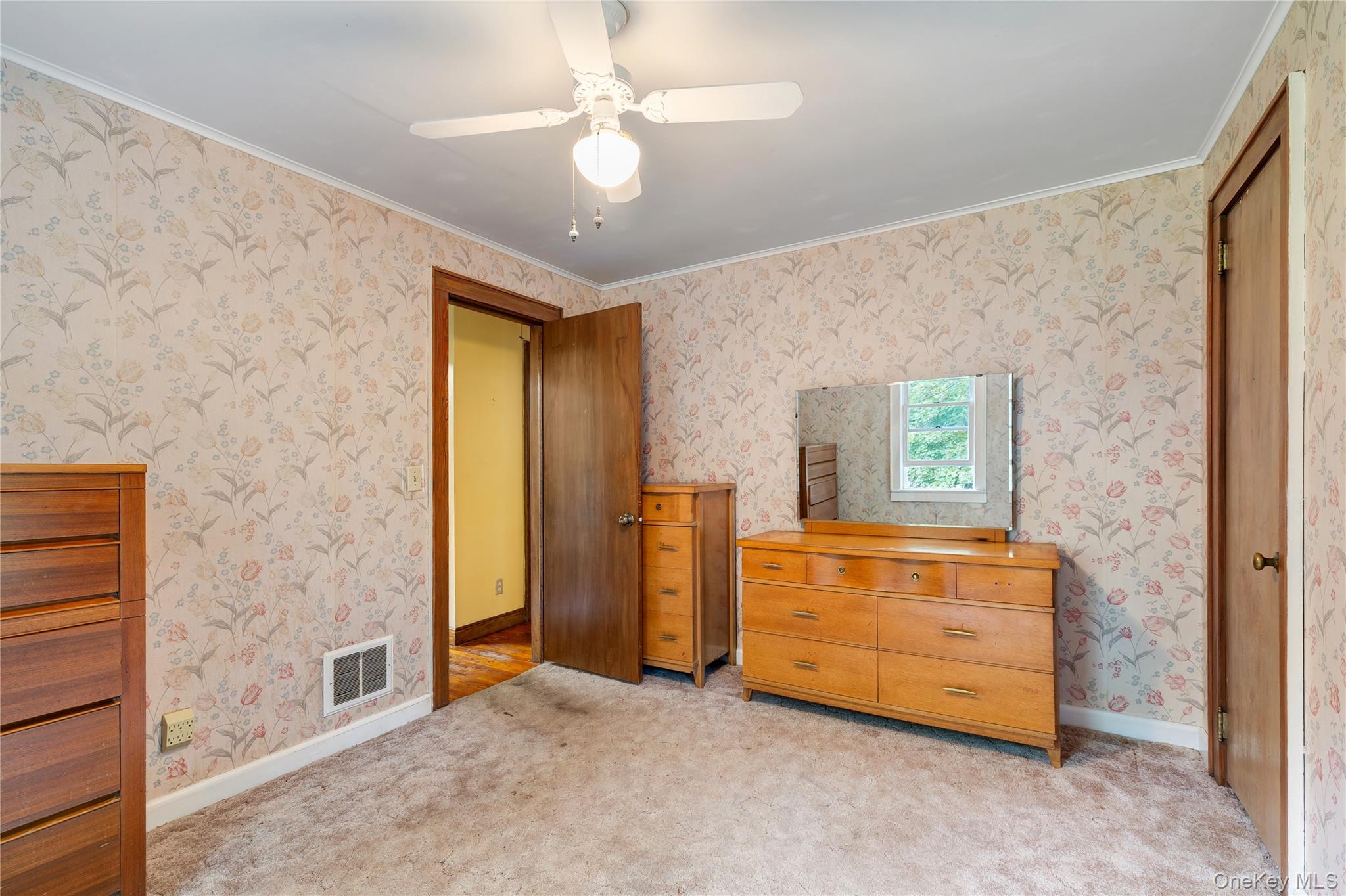 11 Mountain View Road, Poughkeepsie, NY 12603