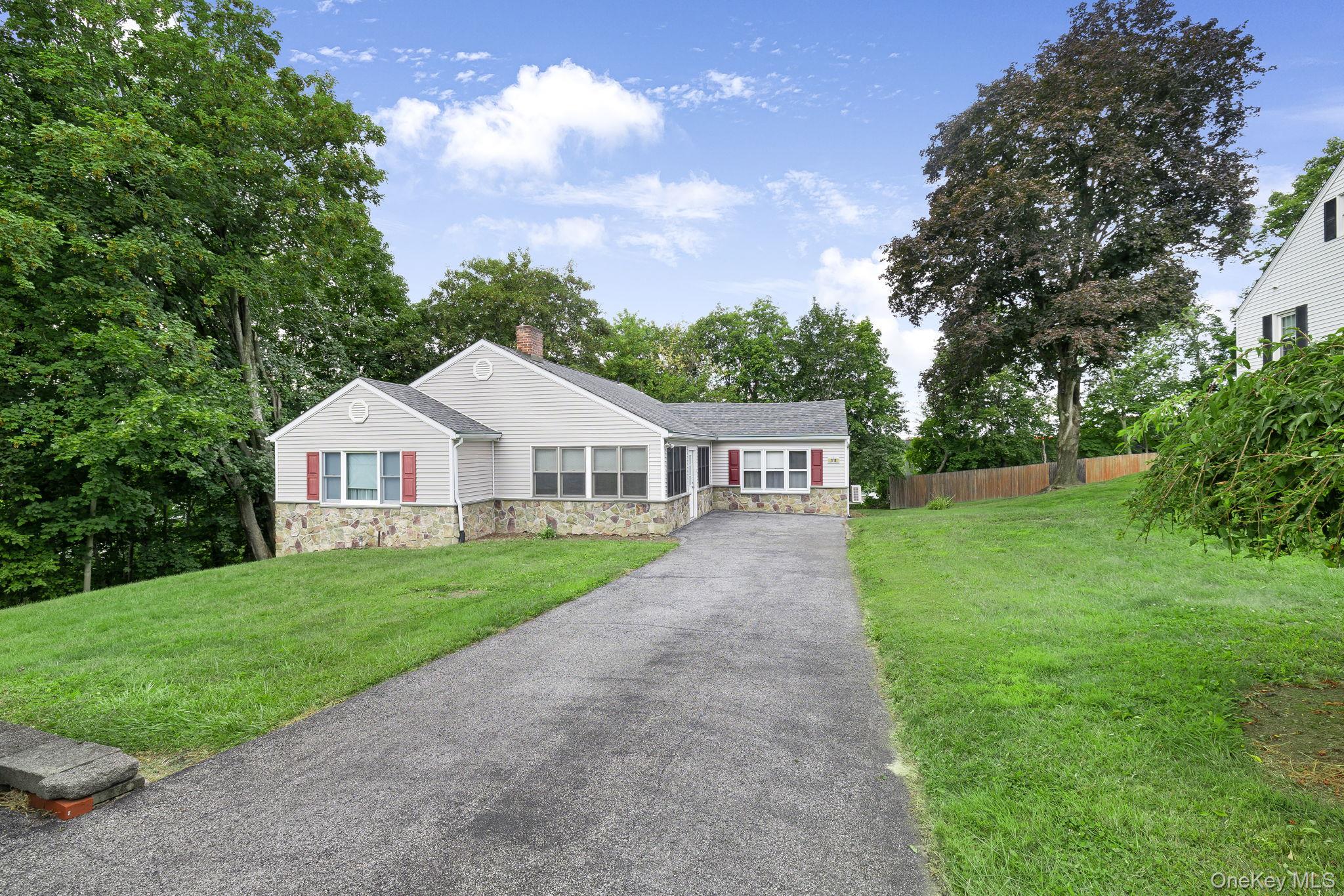 11 Mountain View Road, Poughkeepsie, NY 12603