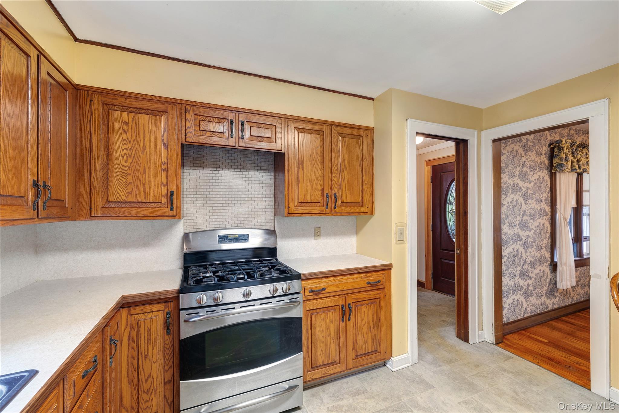 11 Mountain View Road, Poughkeepsie, NY 12603