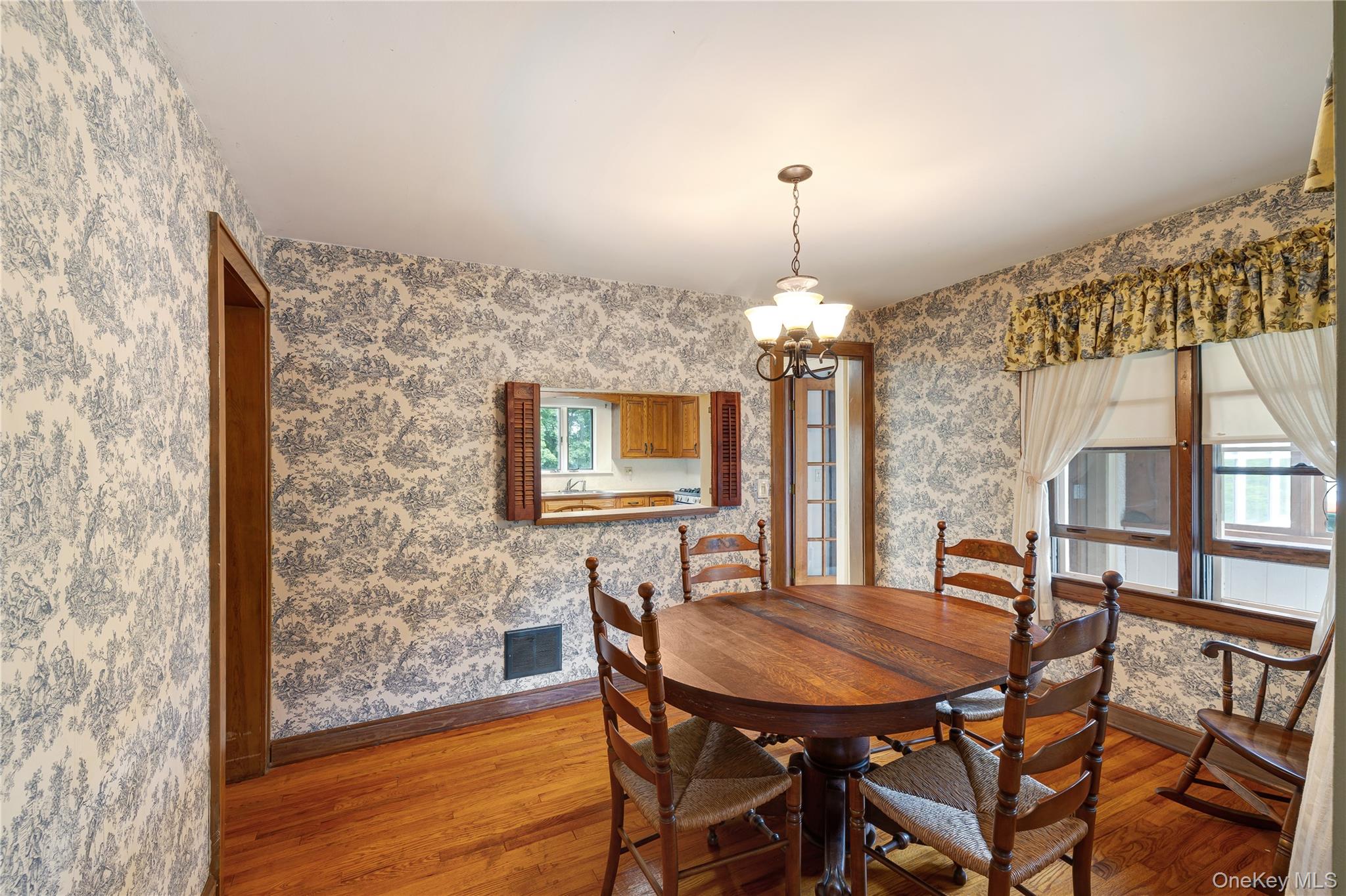 11 Mountain View Road, Poughkeepsie, NY 12603