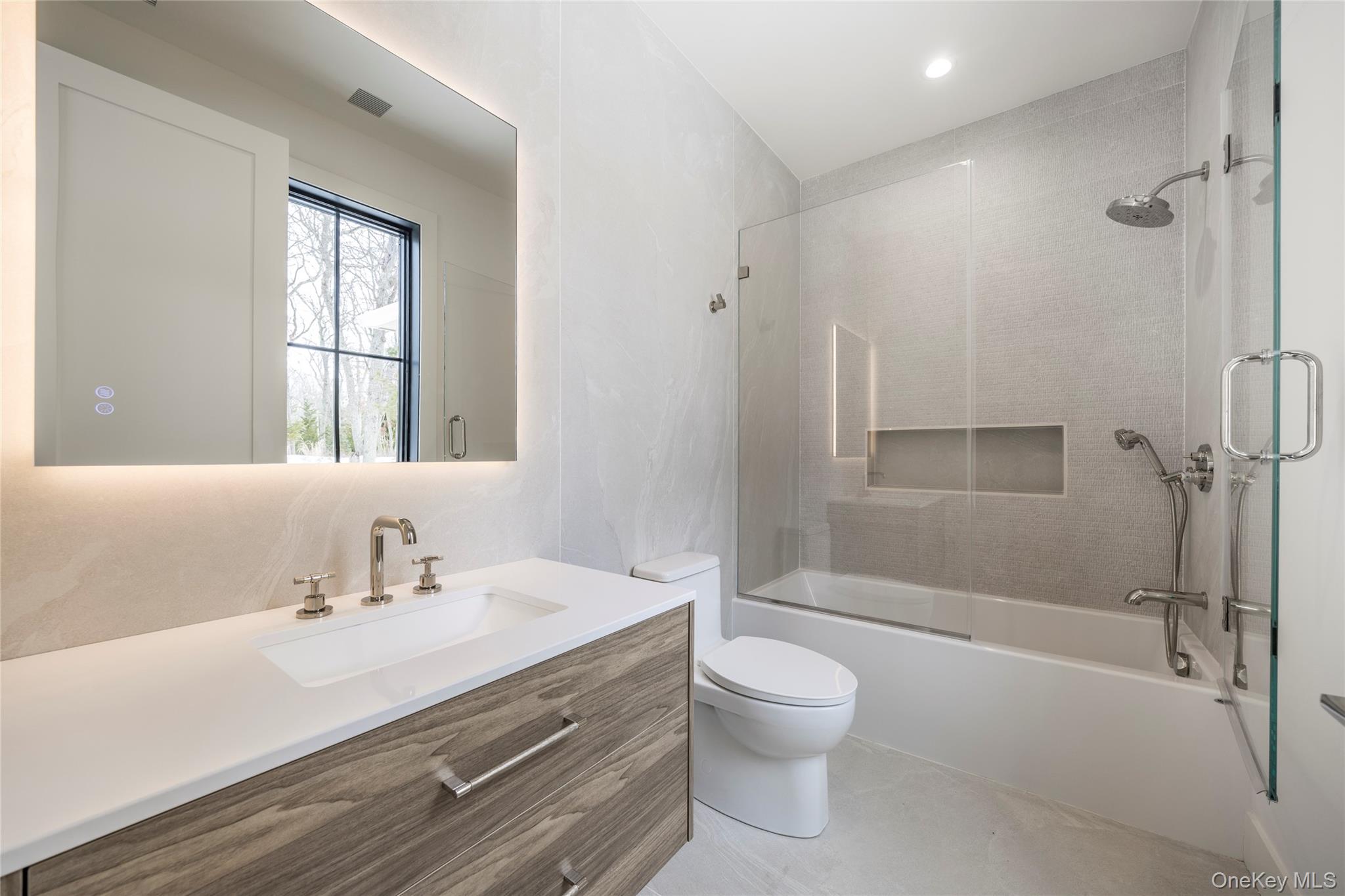 33 Harbor View Drive, East Hampton, NY 11937