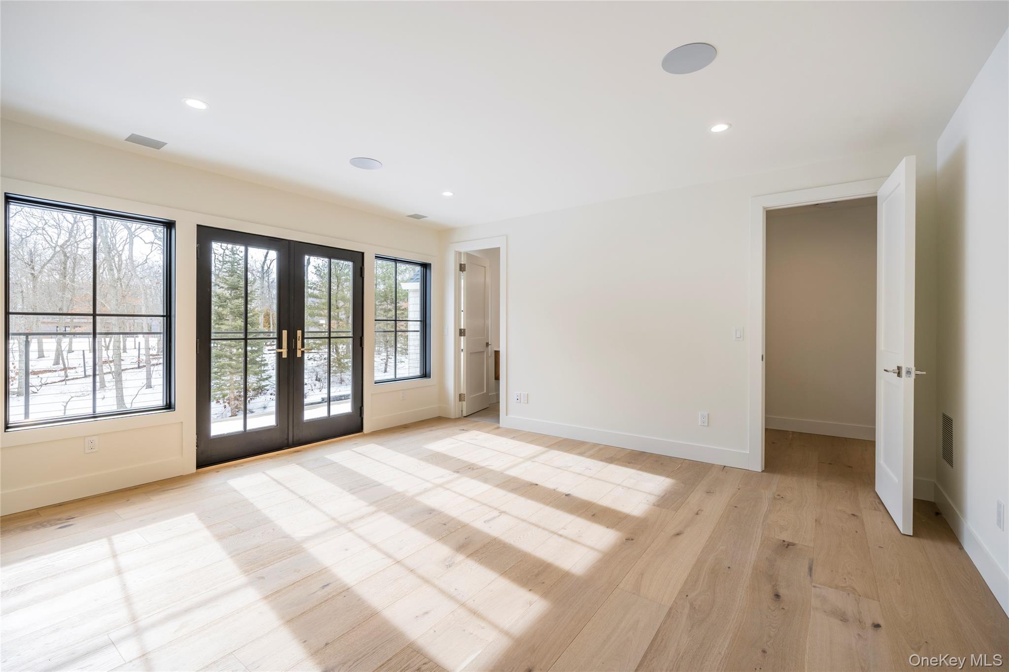 33 Harbor View Drive, East Hampton, NY 11937