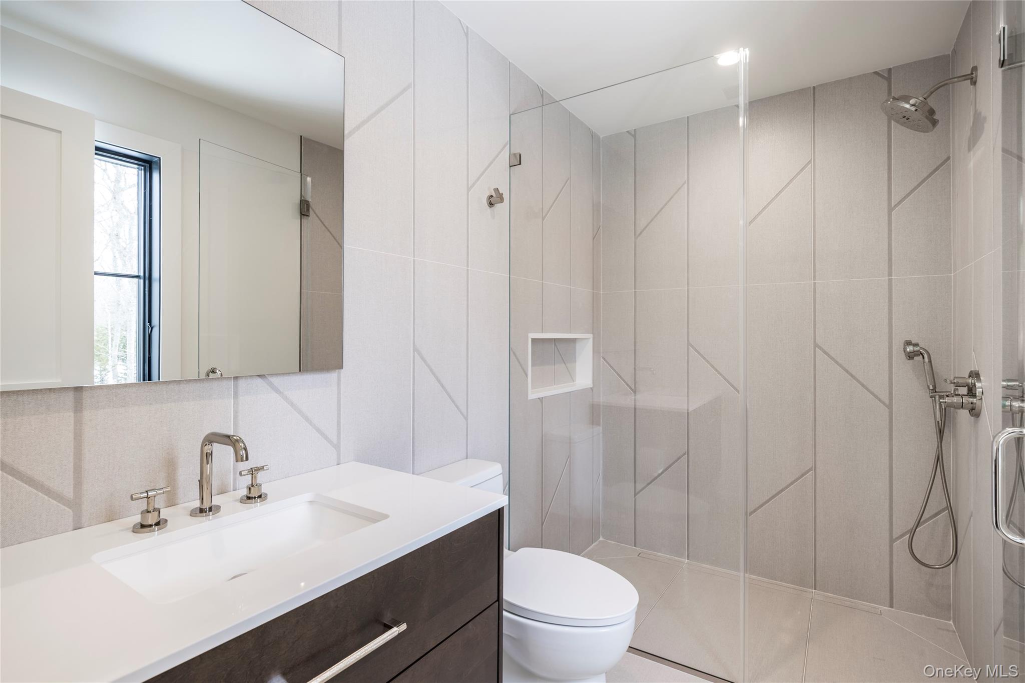 33 Harbor View Drive, East Hampton, NY 11937