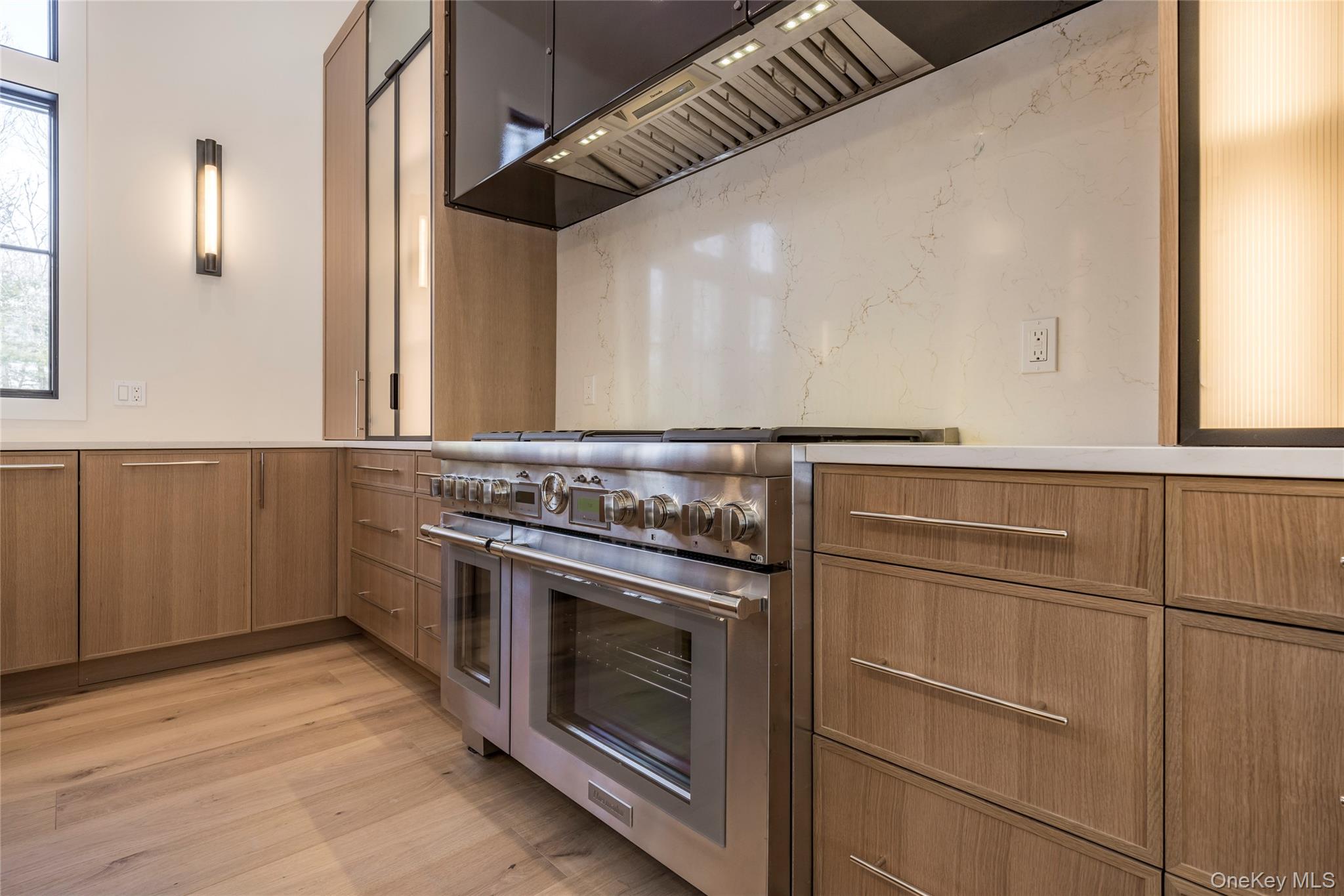 33 Harbor View Drive, East Hampton, NY 11937