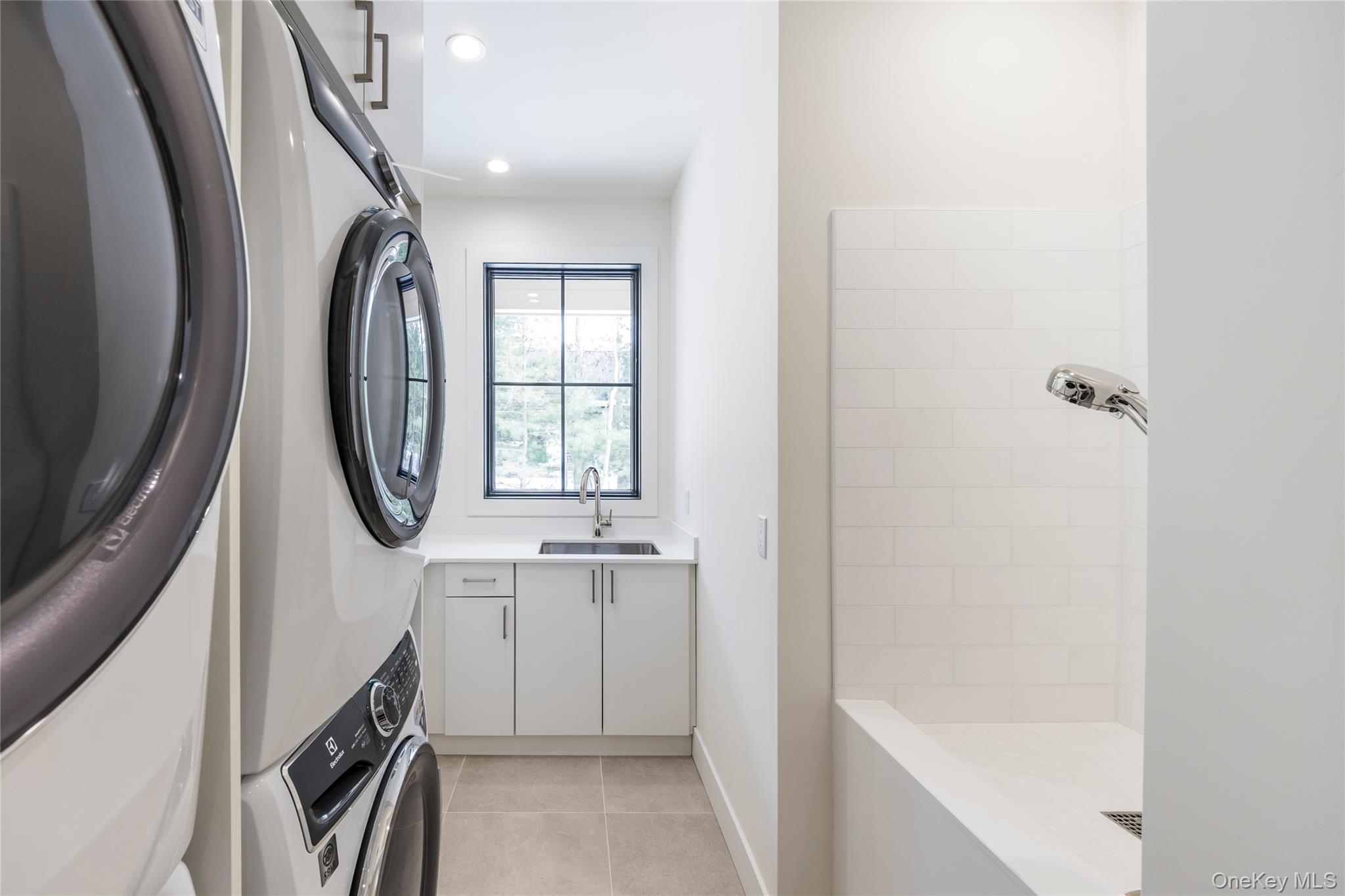 33 Harbor View Drive, East Hampton, NY 11937