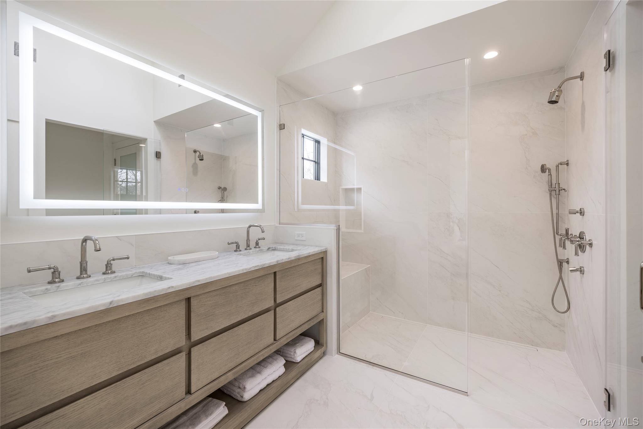 33 Harbor View Drive, East Hampton, NY 11937