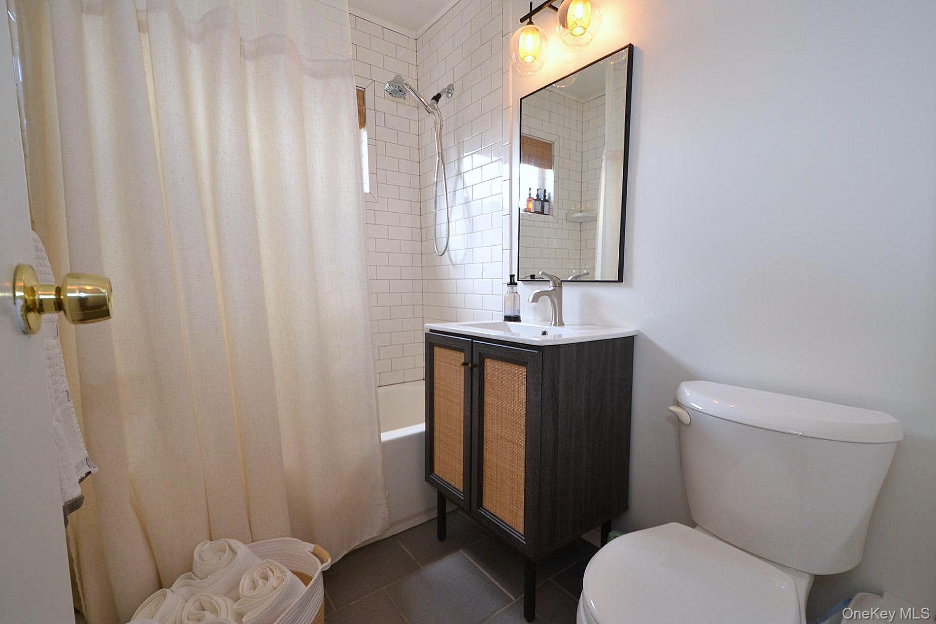 71 Adams Road # 1G, Central Islip, NY 11722