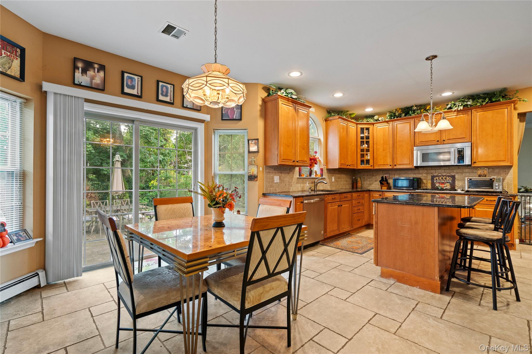 22 Southview Circle, Lake Grove, NY 11755