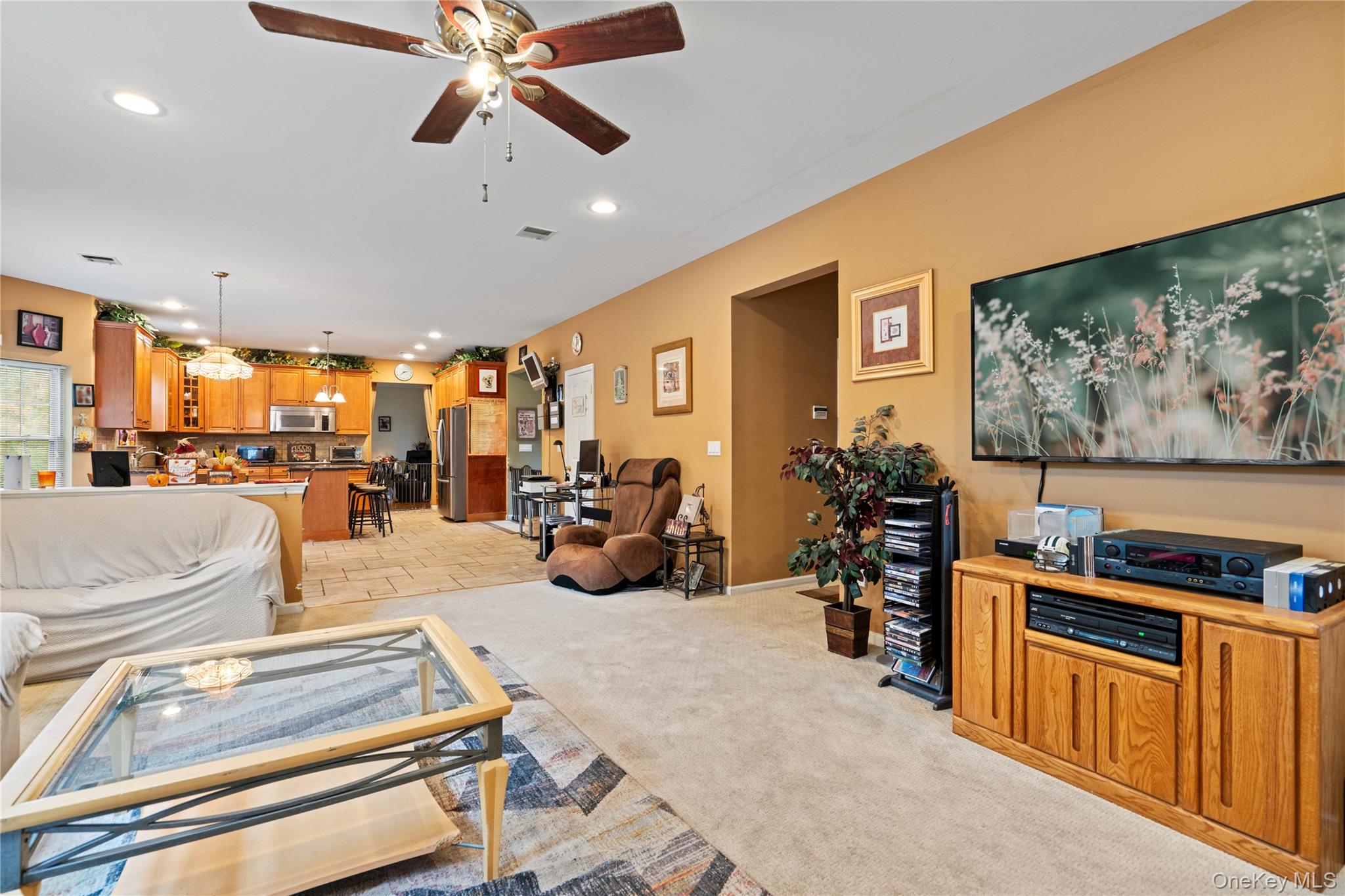 22 Southview Circle, Lake Grove, NY 11755