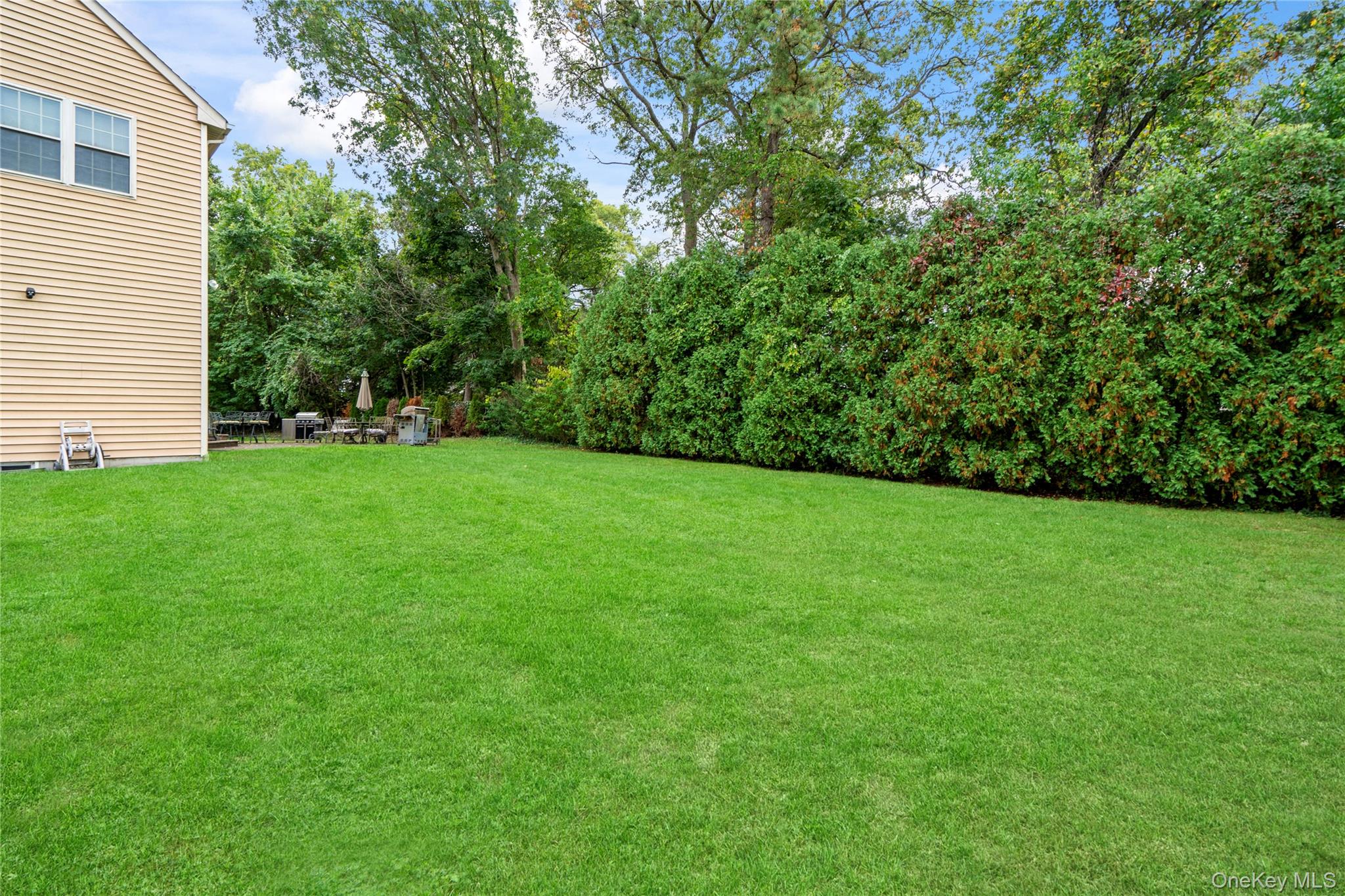 22 Southview Circle, Lake Grove, NY 11755