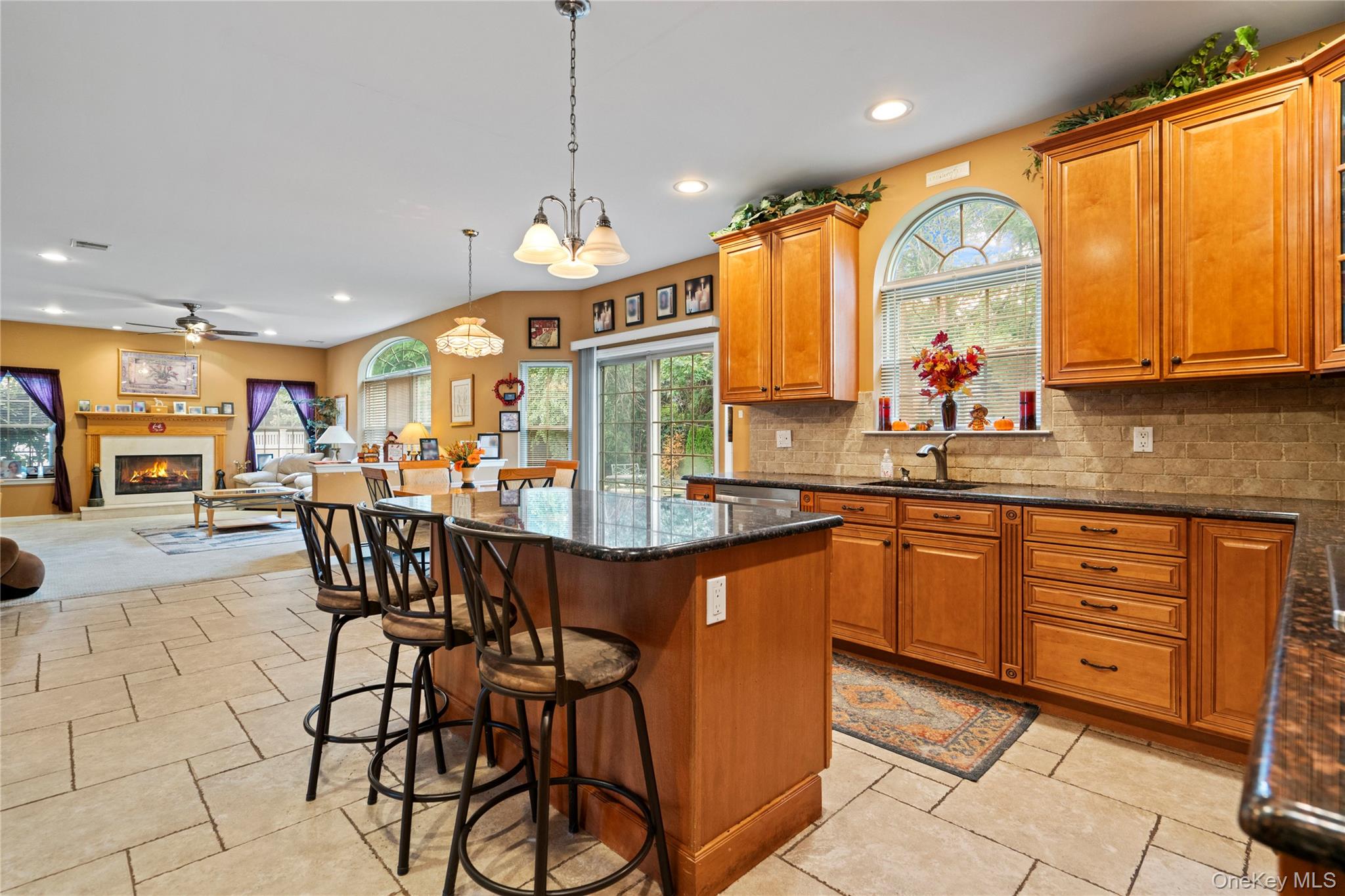 22 Southview Circle, Lake Grove, NY 11755