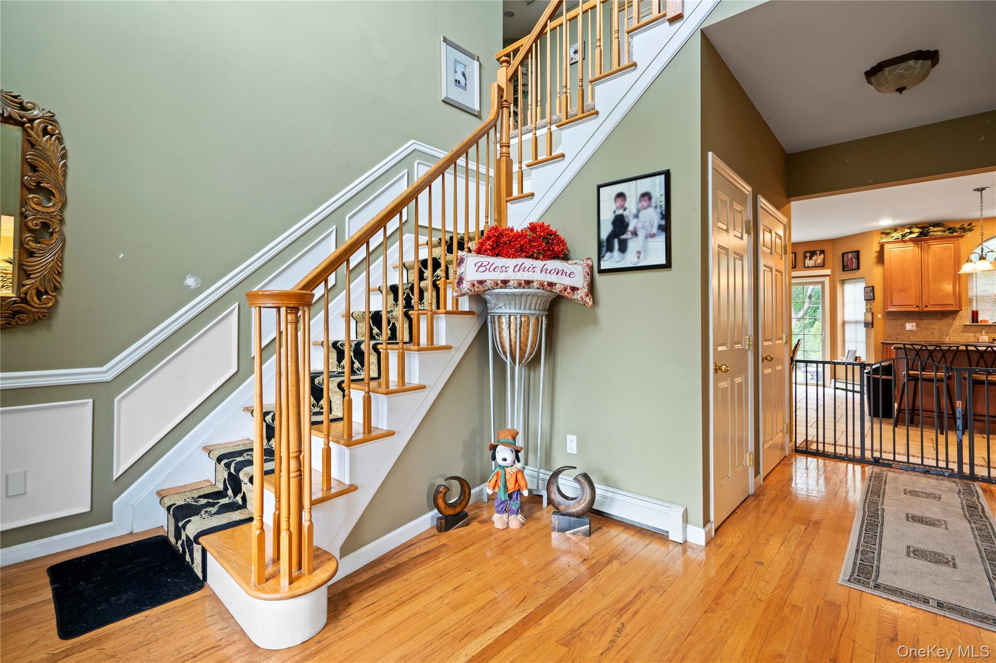 22 Southview Circle, Lake Grove, NY 11755