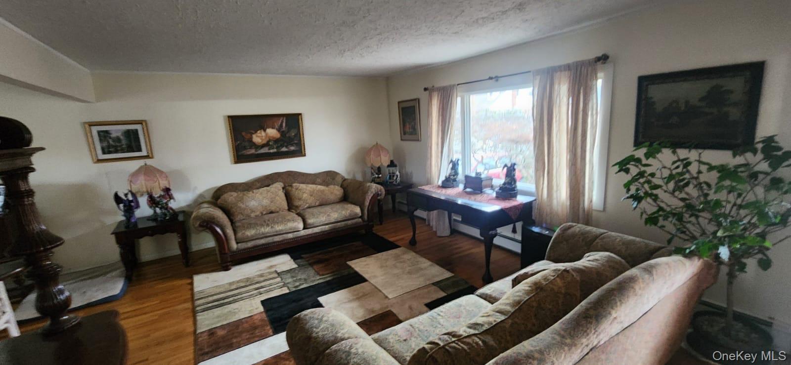 24 Grover Lane, East Northport, NY 11731