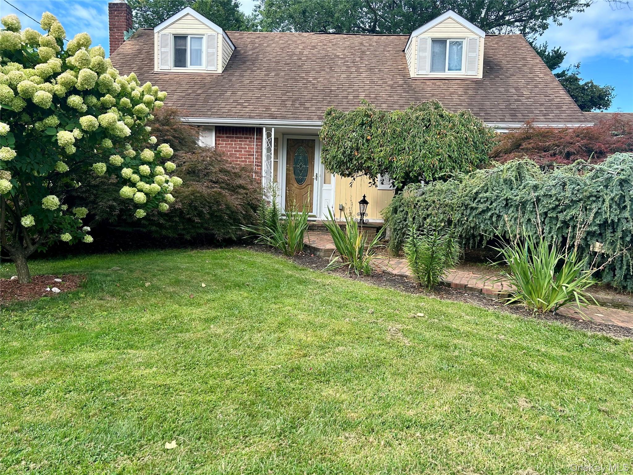 24 Grover Lane, East Northport, NY 11731