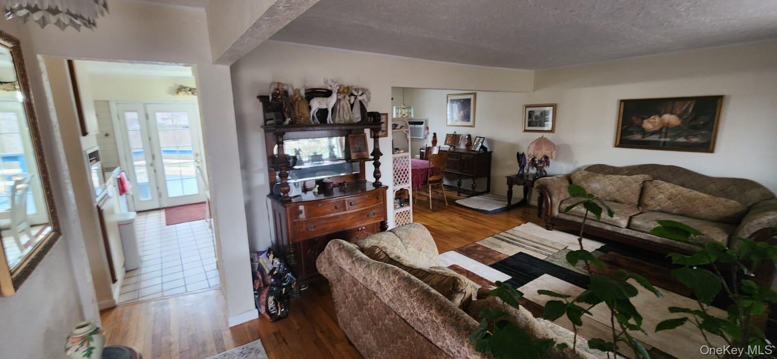 24 Grover Lane, East Northport, NY 11731