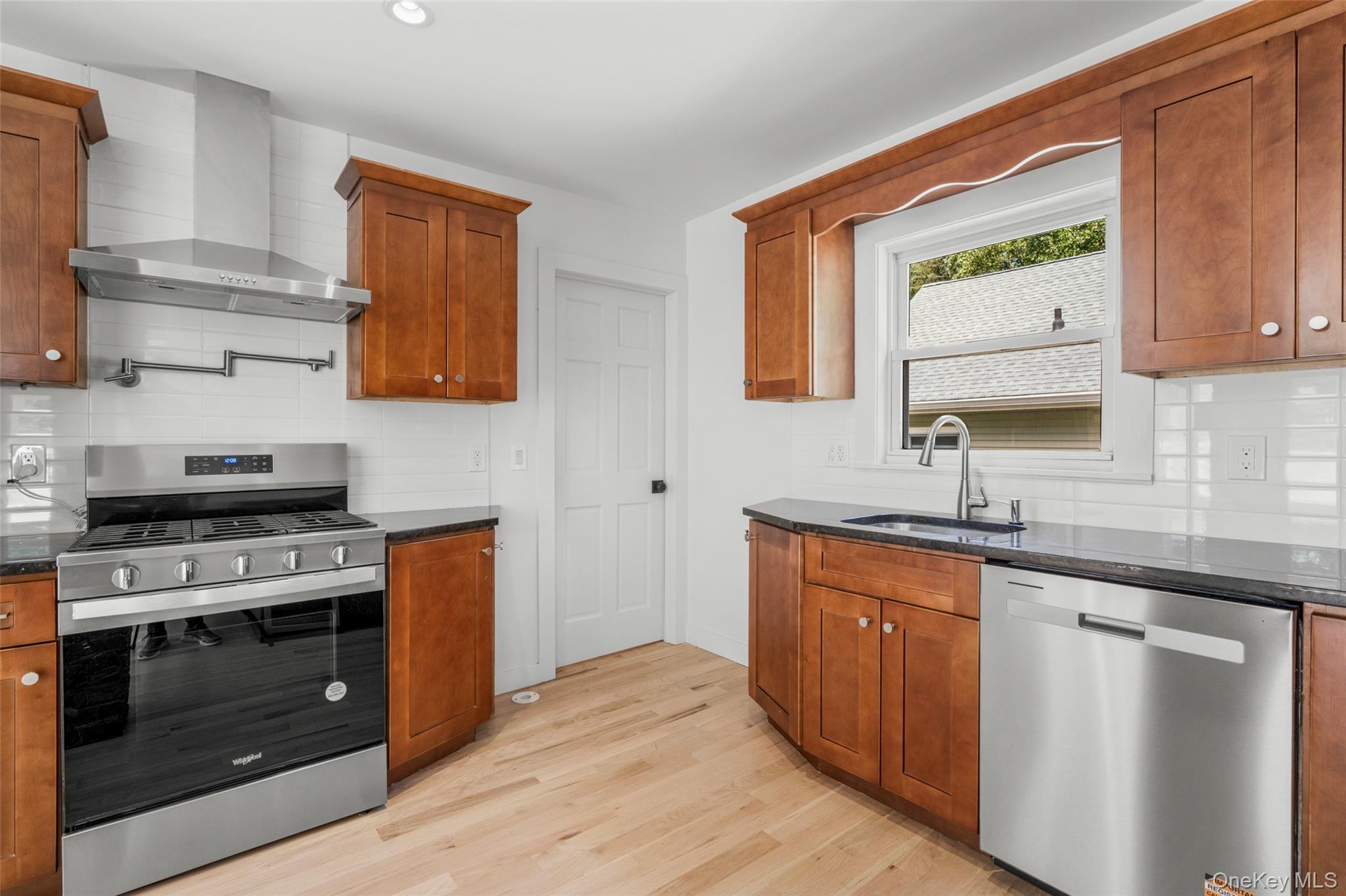 324 Tuxedo Place, Hawthorne, NY 10532