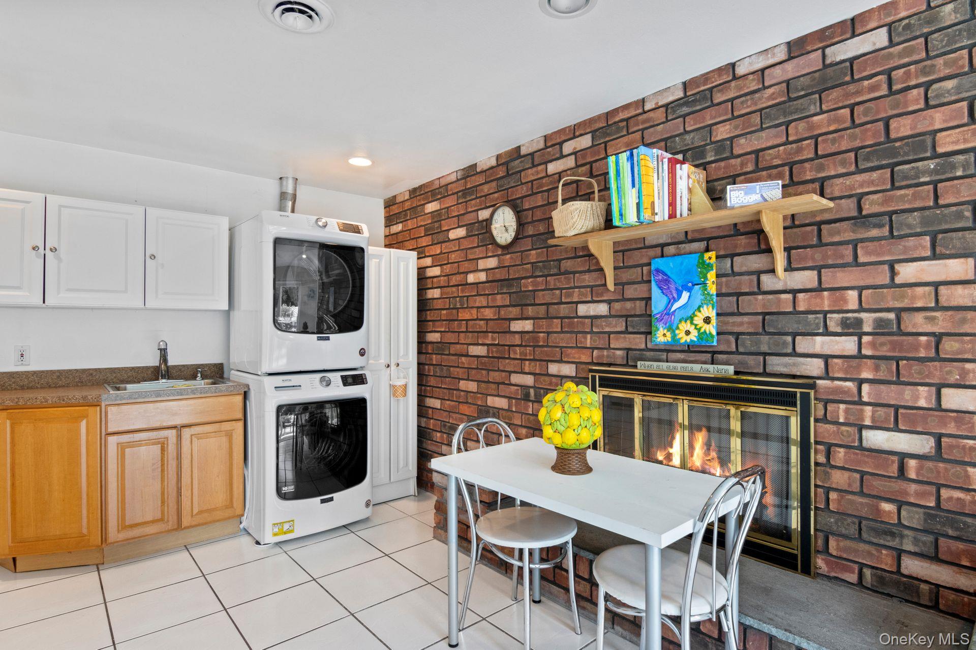 137 Burr Rd, East Northport, NY 11731